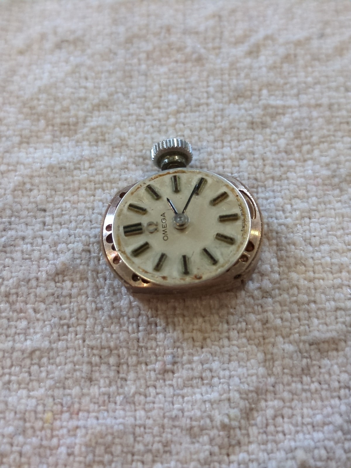 OMEGA Manual Wind Movement W/ Dial, Hands, And Crown. Caliber 484 RUNNING
