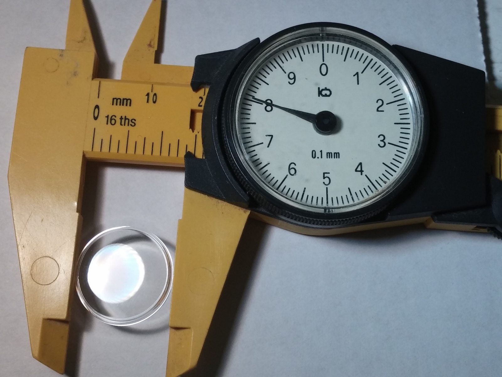 Bulova crystal 1372, 18mm approximate diameter – for watch repair
