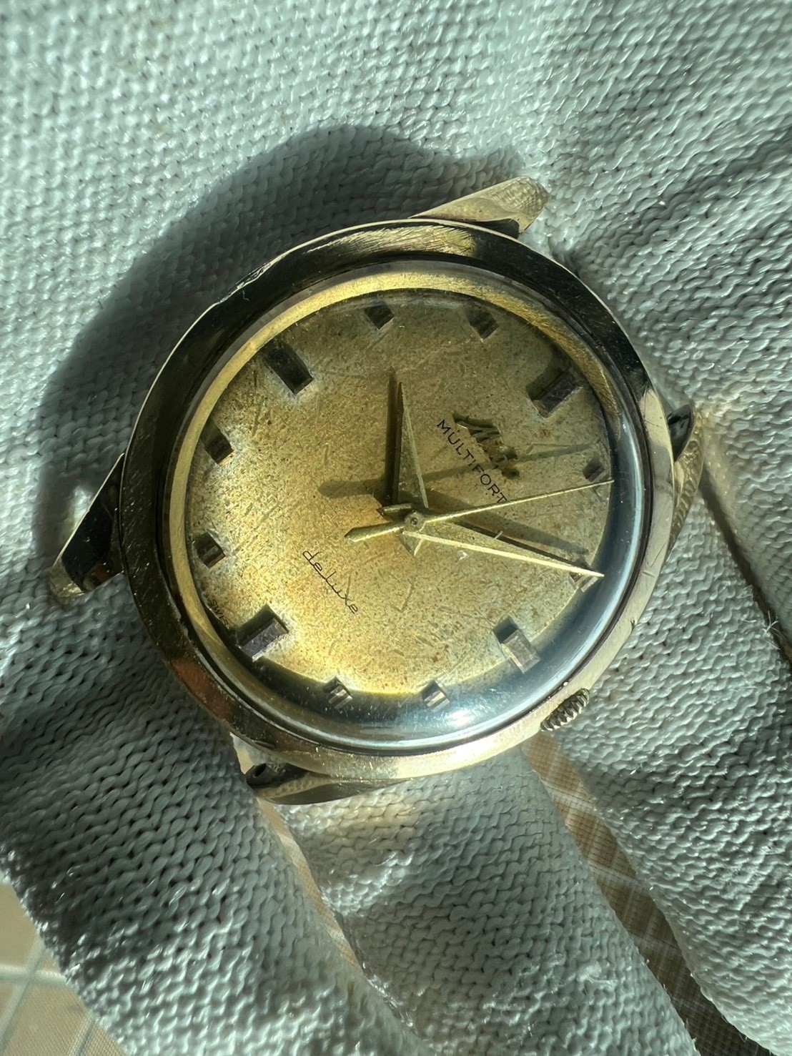 92. Mido Multifort Deluxe 35.5mm running gold cap sell as part cal 1200 C