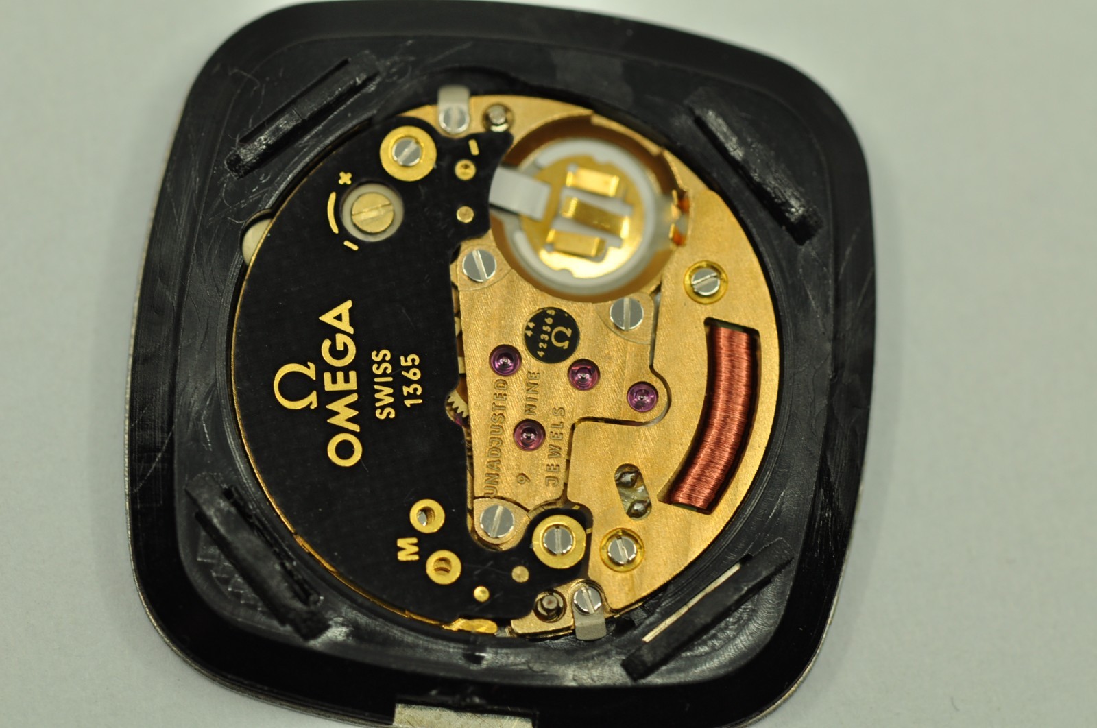 omega watch movement 1365 with dial and hands working