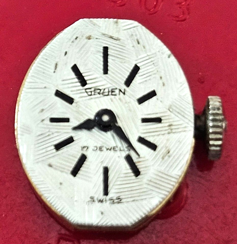 GRUEN 243 17J Watch Movement (REMOVED FROM GOLD CASE/BALANCE RUNS) LOT.325