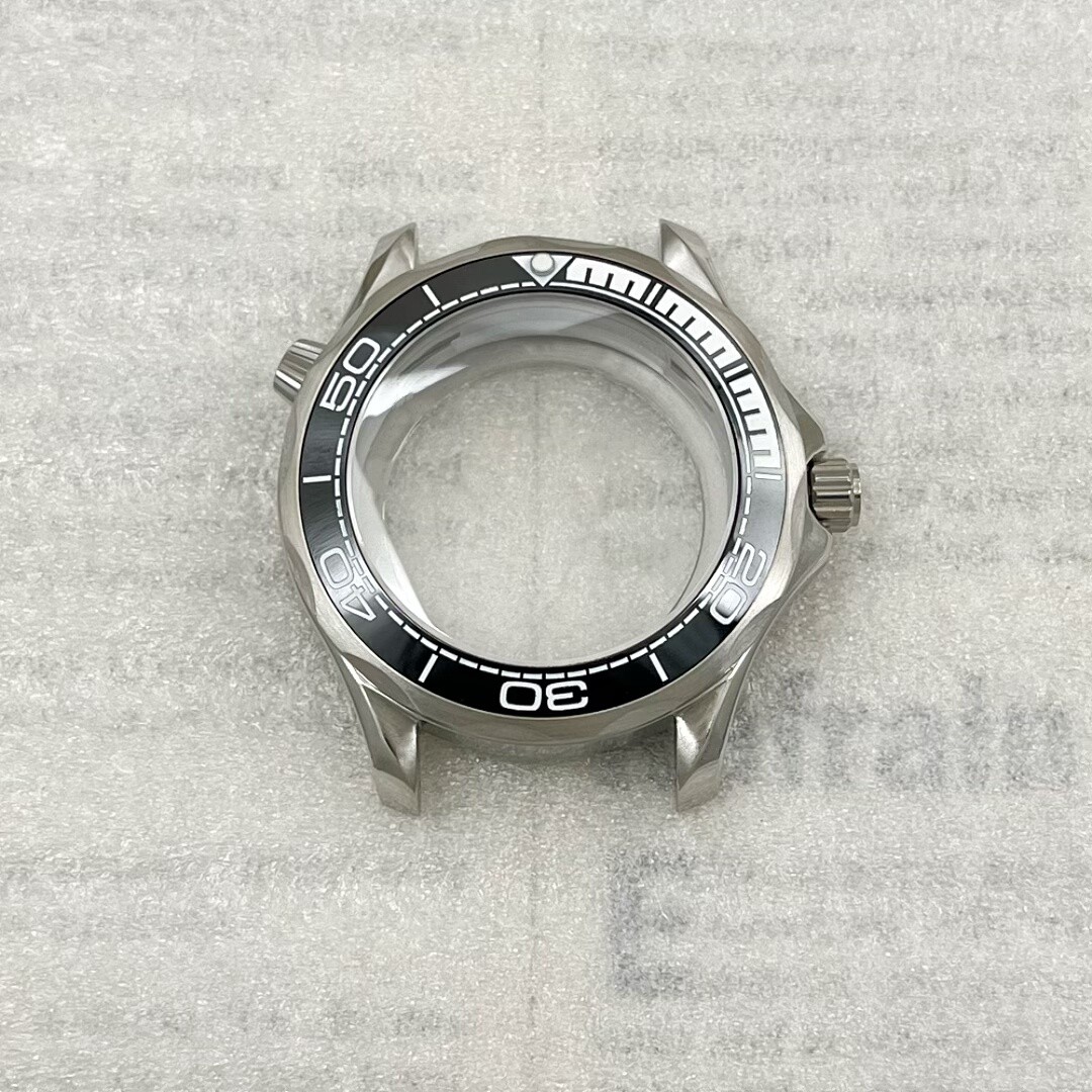 Stainless steel case,compatible with NH35 mechanical movement, watch accessories