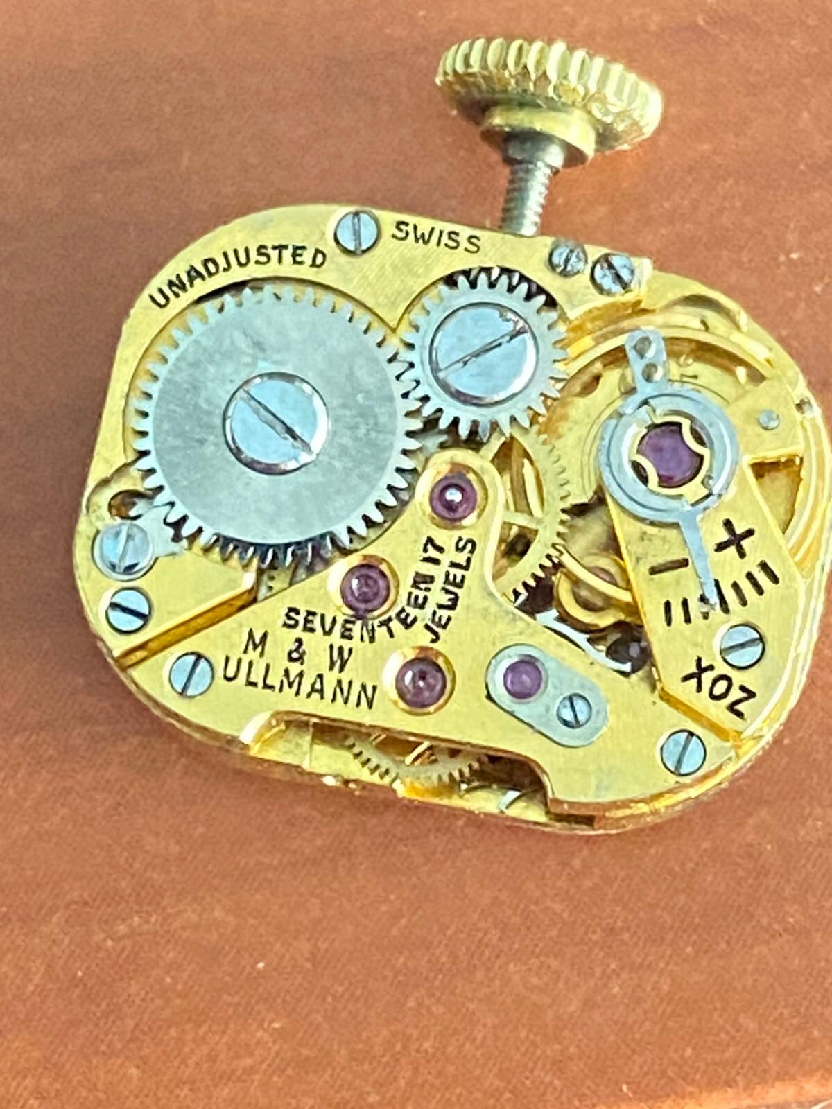 VINTAGE LADIES SWISS M&W ULLMAN WRIST WATCH MOVEMENT, KEEPING TIME, 17 JEWEL