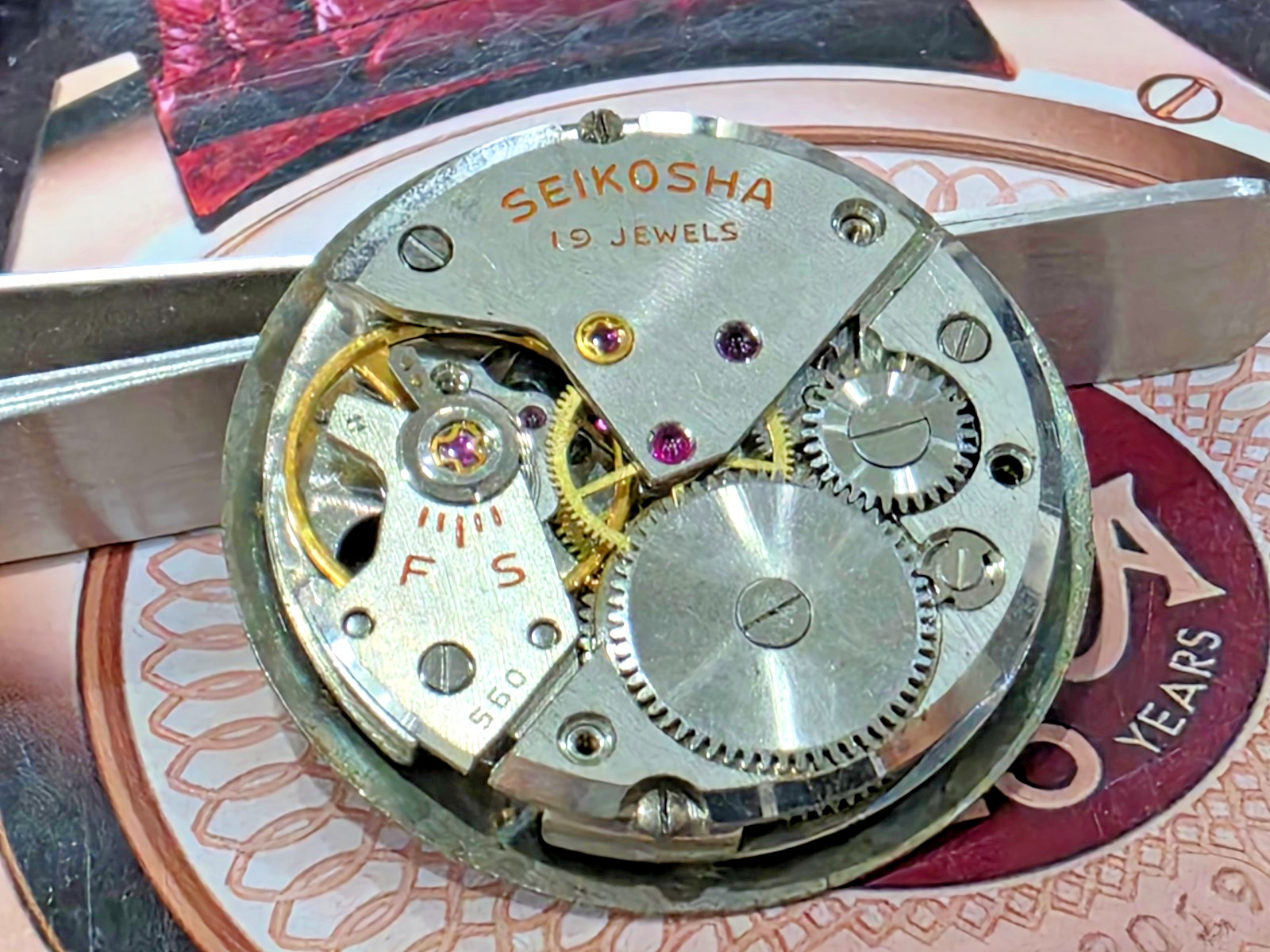 Vintage Antique Seikosha Seiko Made In Japan Hand-Wound Movement 560 For parts.