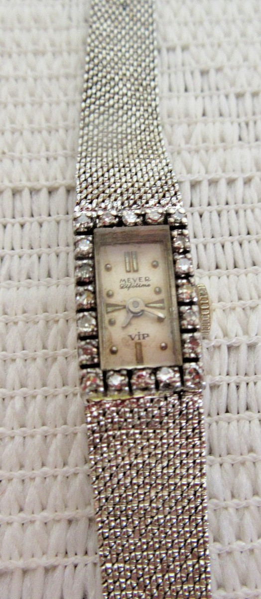 LADY MEYER G.F. CASE WITH 20.1PT. DIAMOND APPR WEIGHT STEEL BACK 17 JEWEL