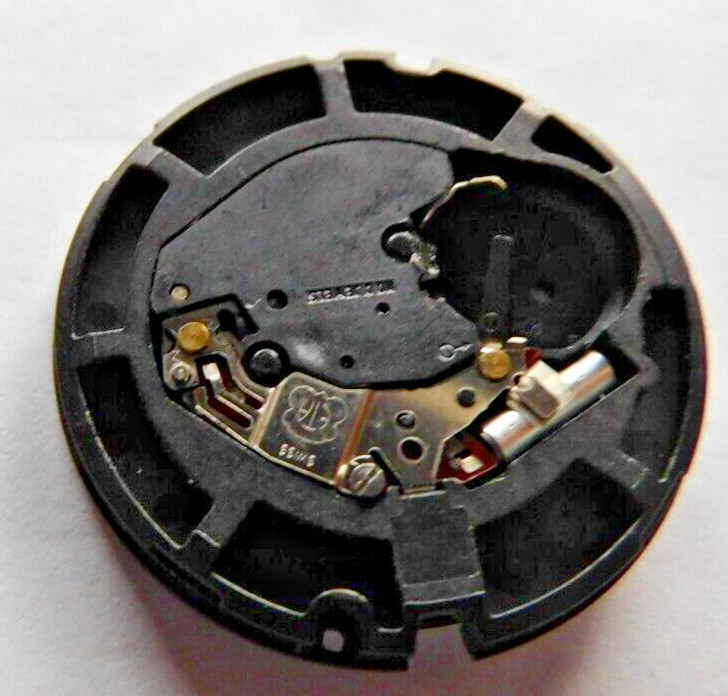 ETA 805 121 MOVEMENT FOR PARTS or REPAIR. USED