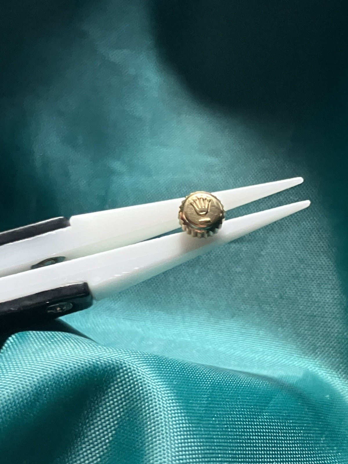 Genuine Rolex 18k Yellow Gold 5.3mm Crown. Preowned for 69173, 79178, 6917 etc
