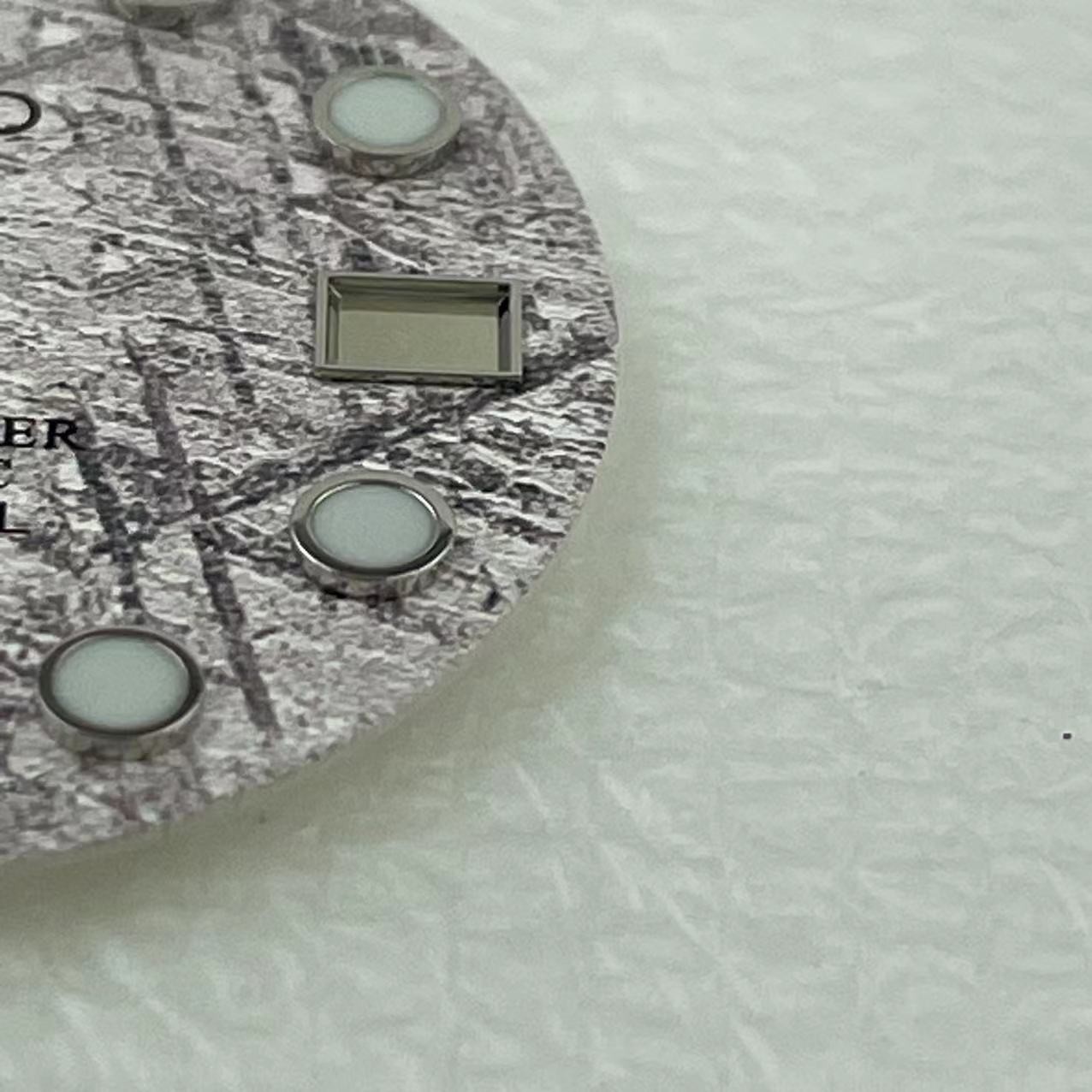 28.5mm Green Luminous Watch Dial Date For NH35 SK007 Movement