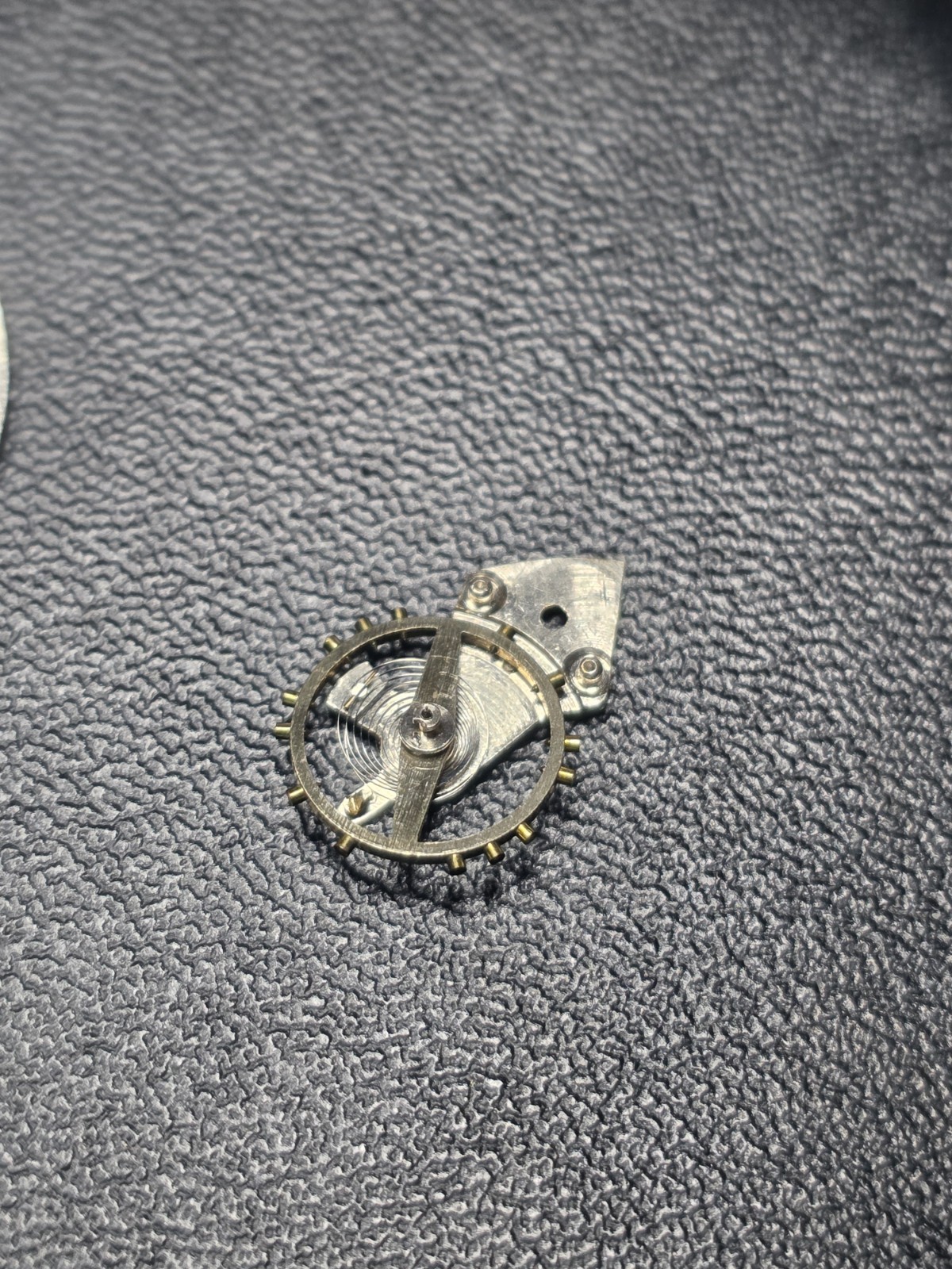 Vintage Benrus BH25 / ETA 679 Complete Balance/ Cock – Broken Top Pivot