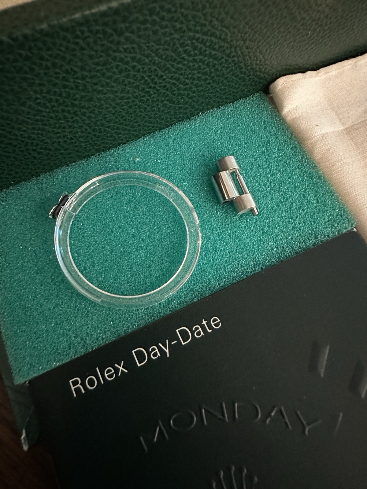 ROLEX – President 18k link -Large box – Bezel insert – Handkerchief – Anchor.