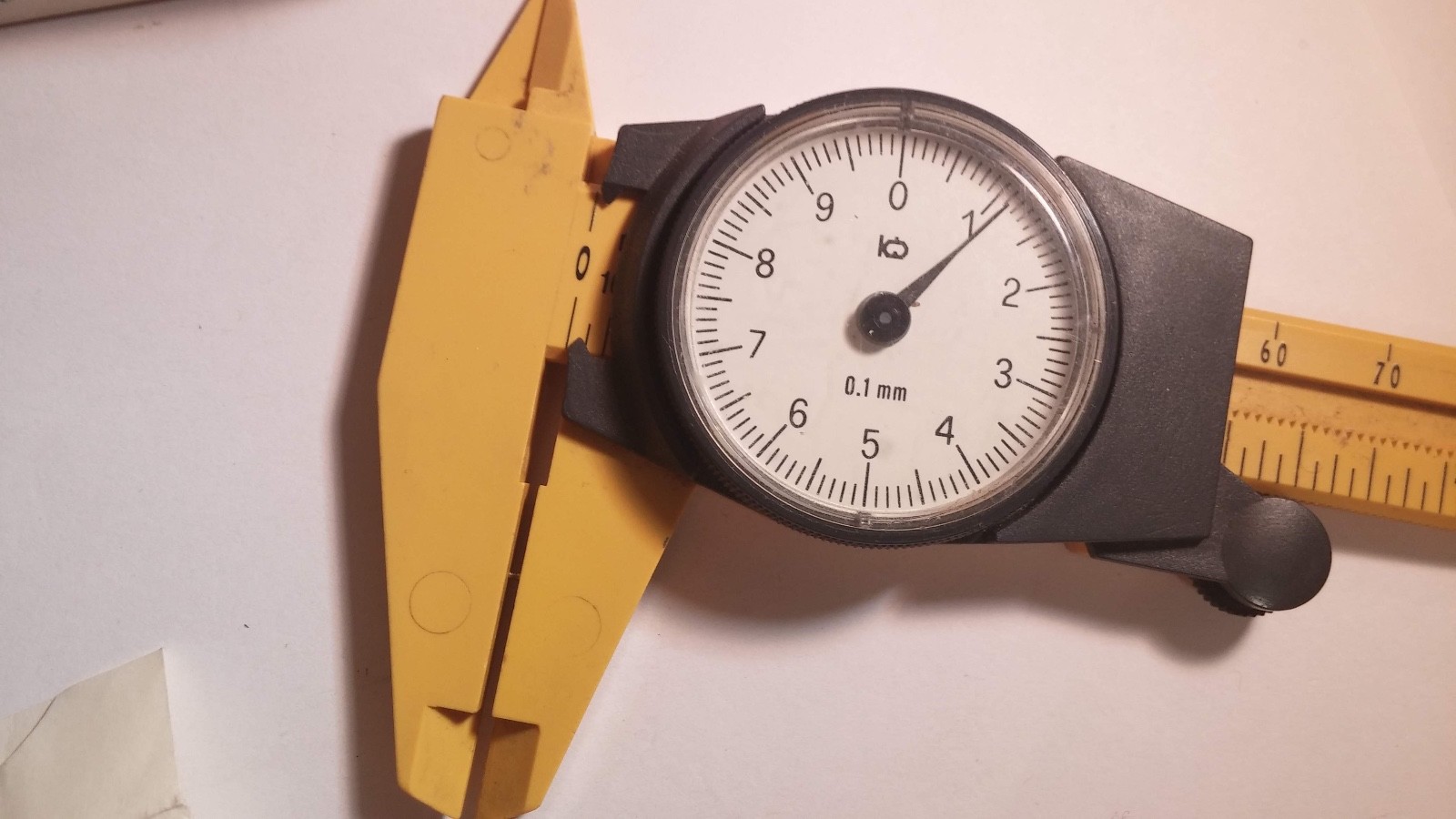 ETA Cal 1067 watch screw for watch repair. cornet 225 vis de fixage