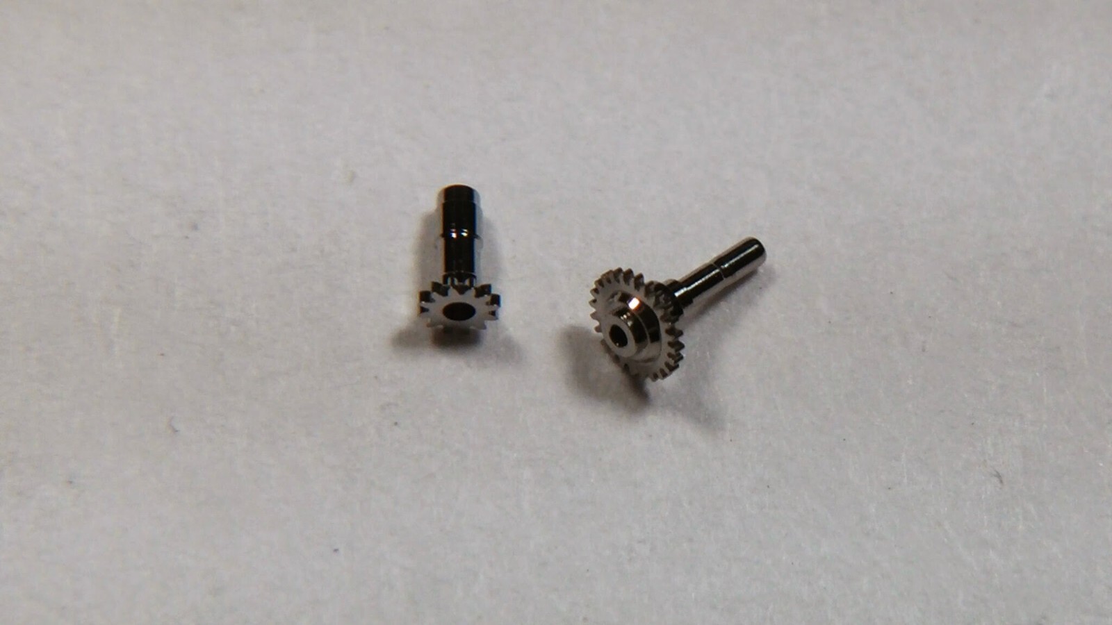 original Rolex 2135 335 MINUTE & CANON PINION. New, Authentic, SEALED
