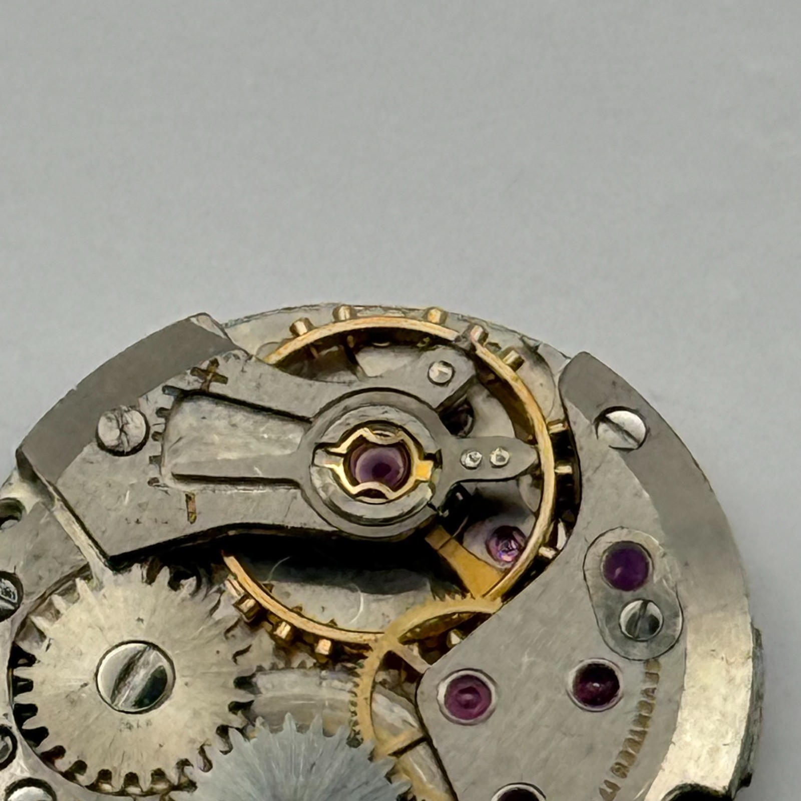 ETA 2510 Watch Movement Garrard 17 Jewels Ladies Manual Wind Vintage Parts 17.5m