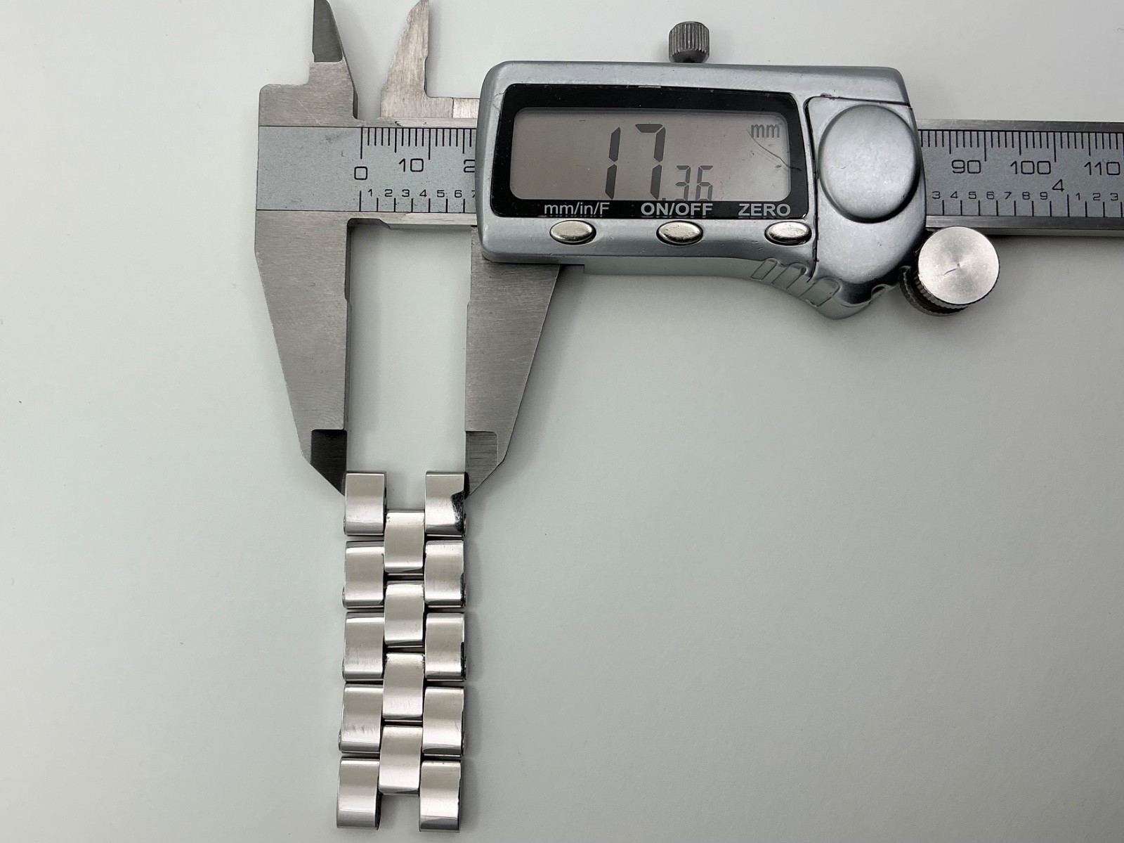 Raymond Weil 4817 Stainless Steel CONTINUOUS Partial Band