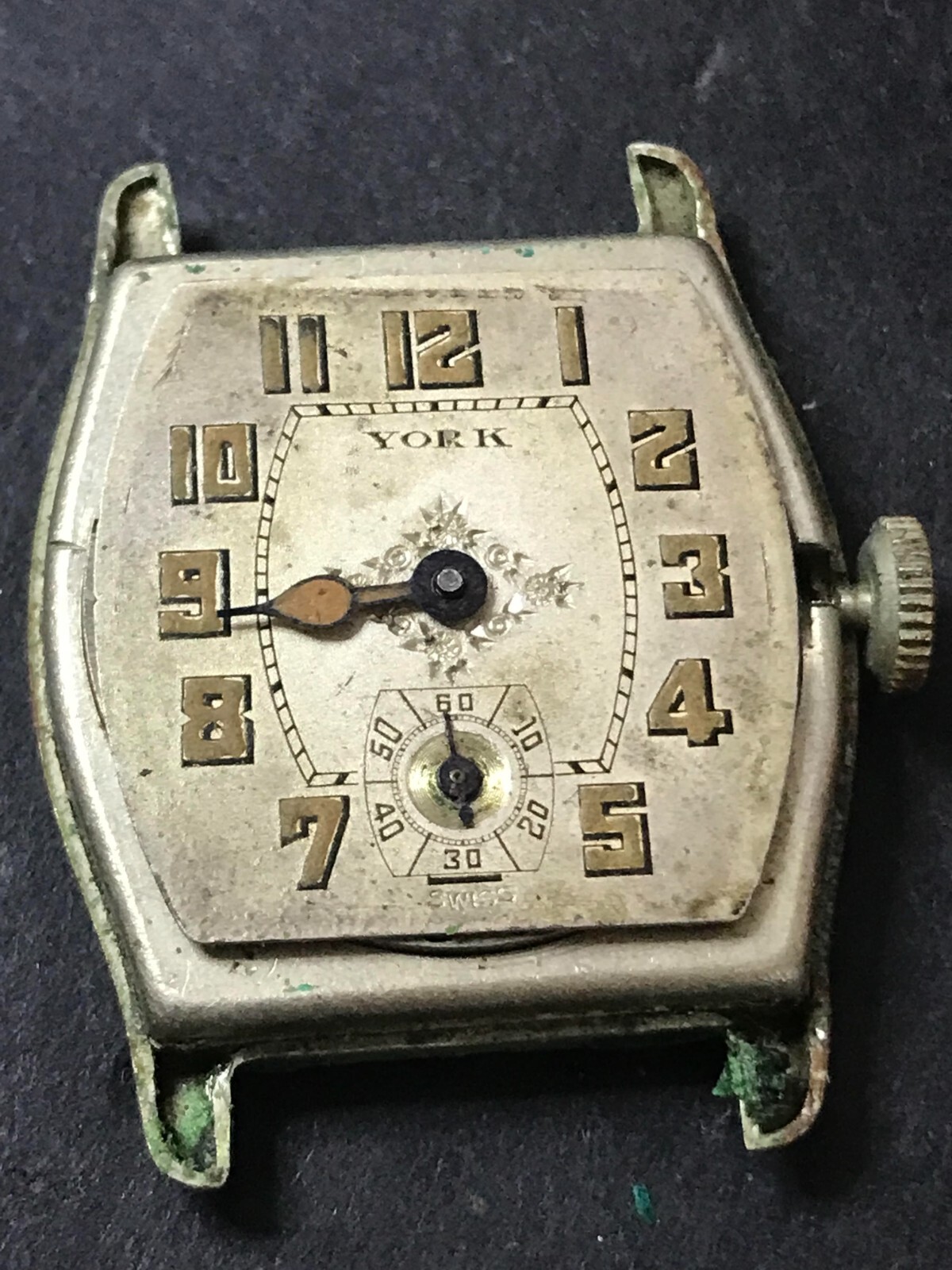 York Watch Co. Rare 29mm Swiss Windup Men’s Watch, RUN need Repair (Lot2003)
