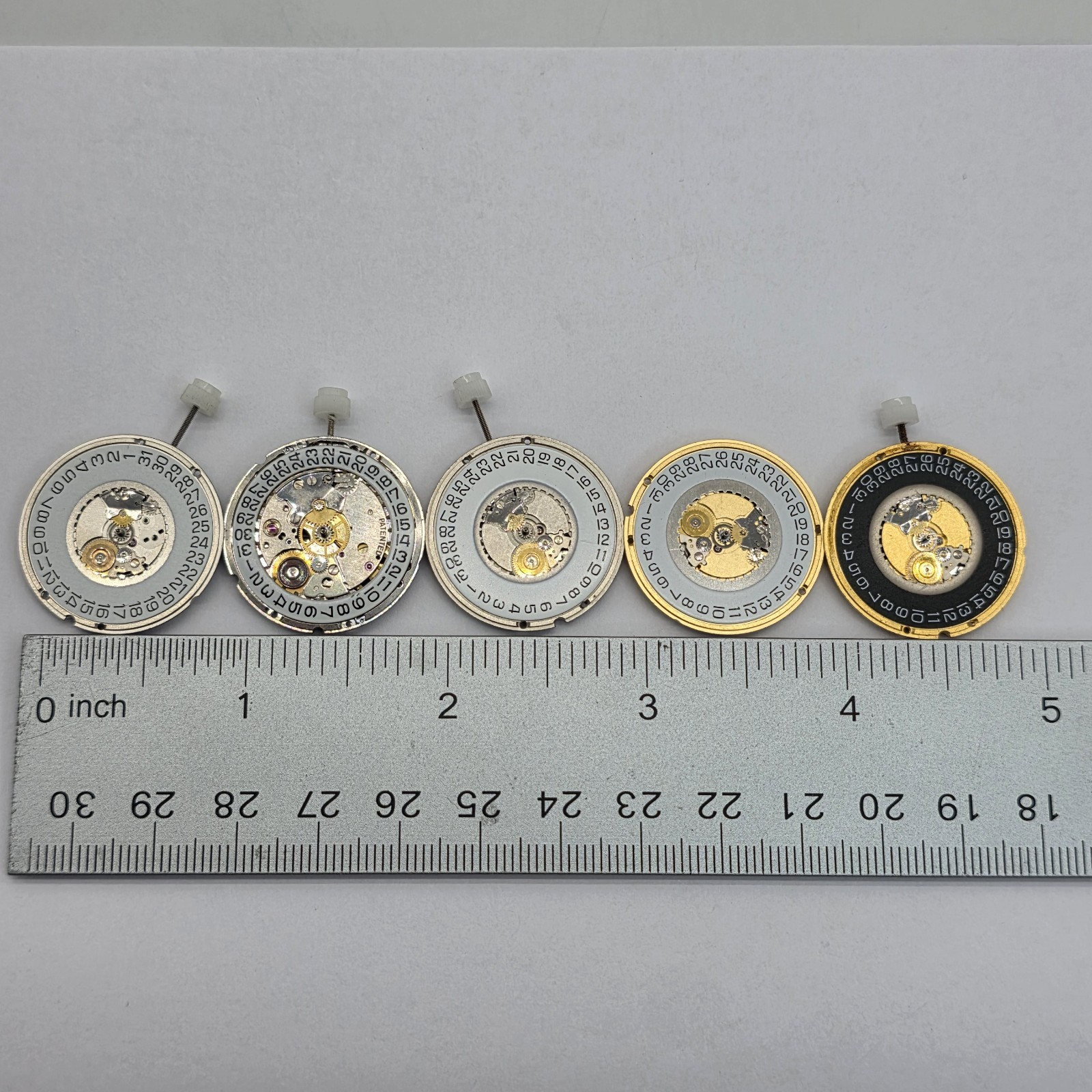 Various Watch Movement Lot Of 5 Quartz 7 Jewels Swiss Parts Or Repair #V11