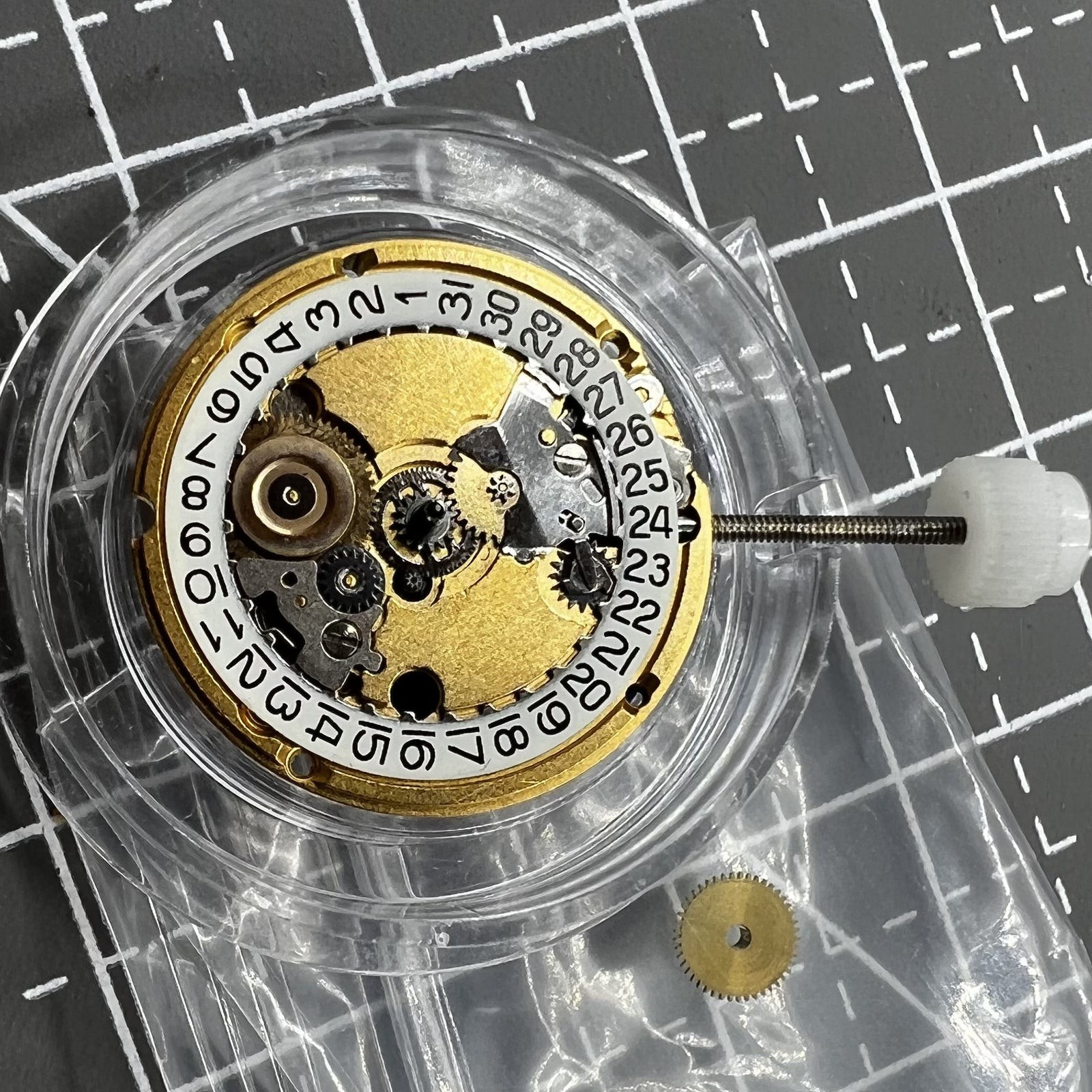 Swiss Quartz Movement ETA 956.112 Watch Date Display at 3 Hands 3