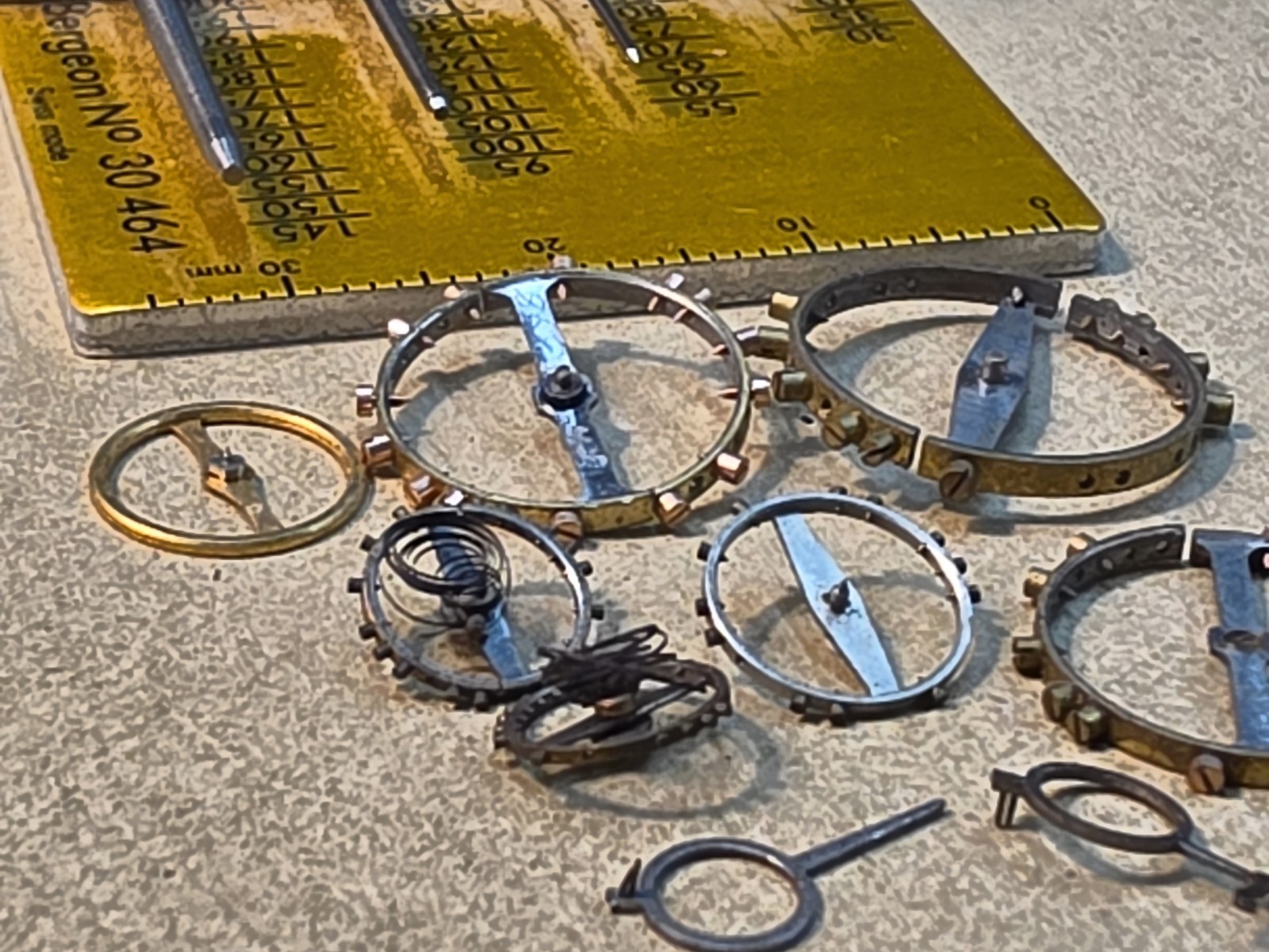Lot Of Mixed American Pocket Watch & Bracelet Watch Balance Wheels Parts Spares