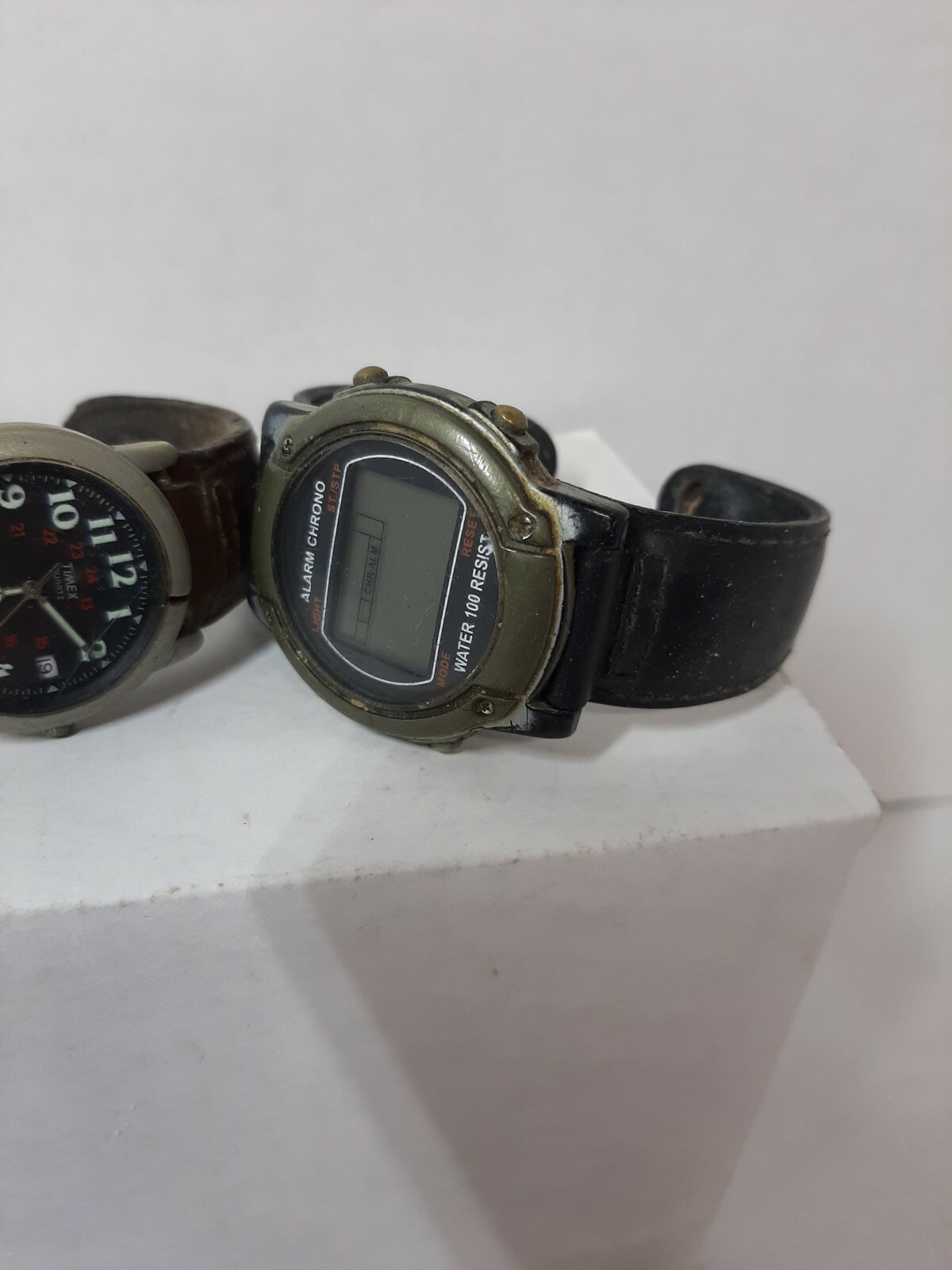 LOT OF VINTAGE WATCH PARTS bands and more timex stellar unitron