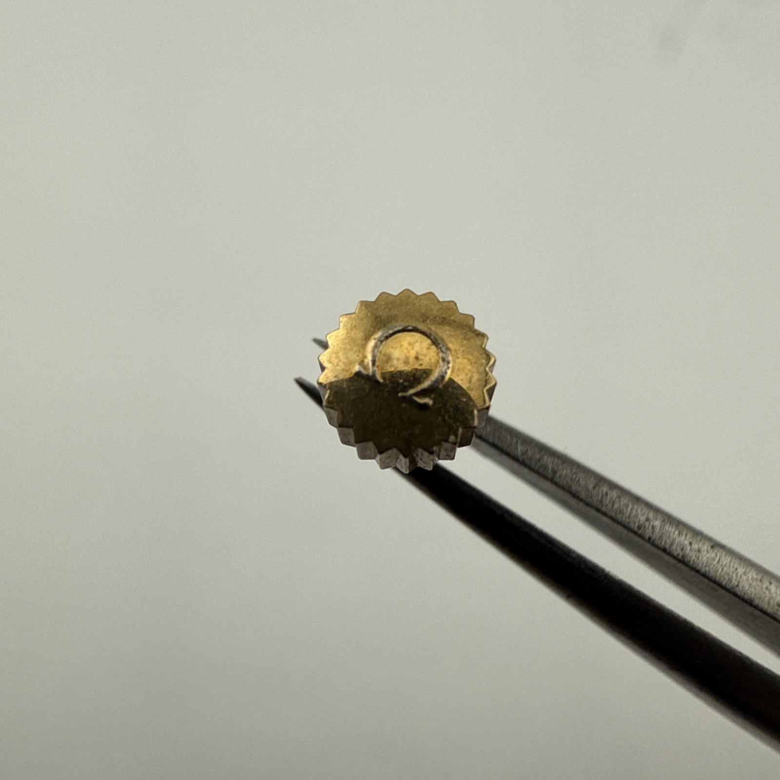 Omega Yellow Gold 4.4mm Split Stem Wristwatch Crown – Good Condition