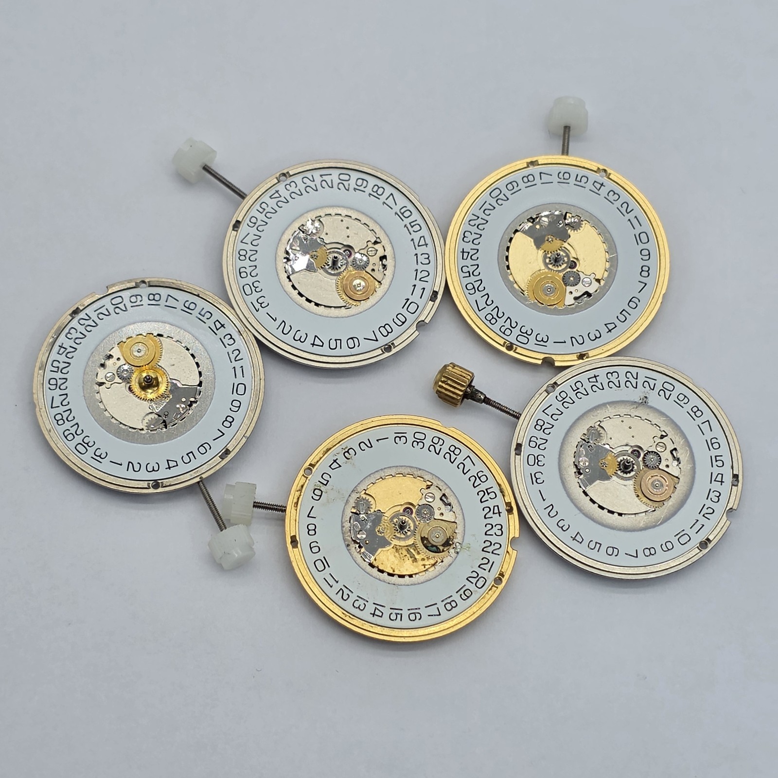Various Watch Movement Lot Of 5 Quartz 7 Jewels Swiss Parts Or Repair #V7