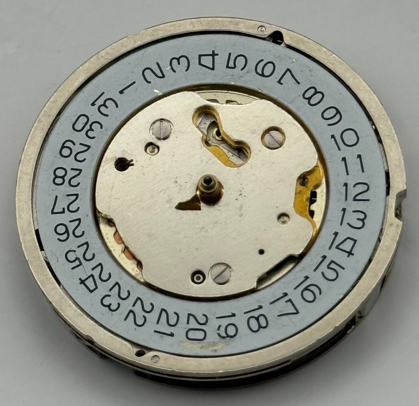 Ronda 5040.D Watch Movement Quartz Swiss Date 6 Jewels Vintage Parts 28.4mm
