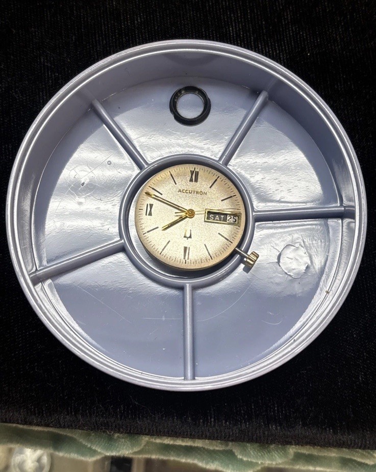 Vig-Inside watch mech. ONLY for 14k Solid Gold Bulova Accutron 2182 Mens Watch