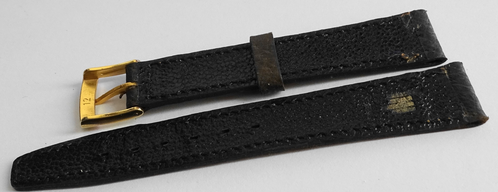 1 Lip Brown Dark Watch Bracelet Stock Original