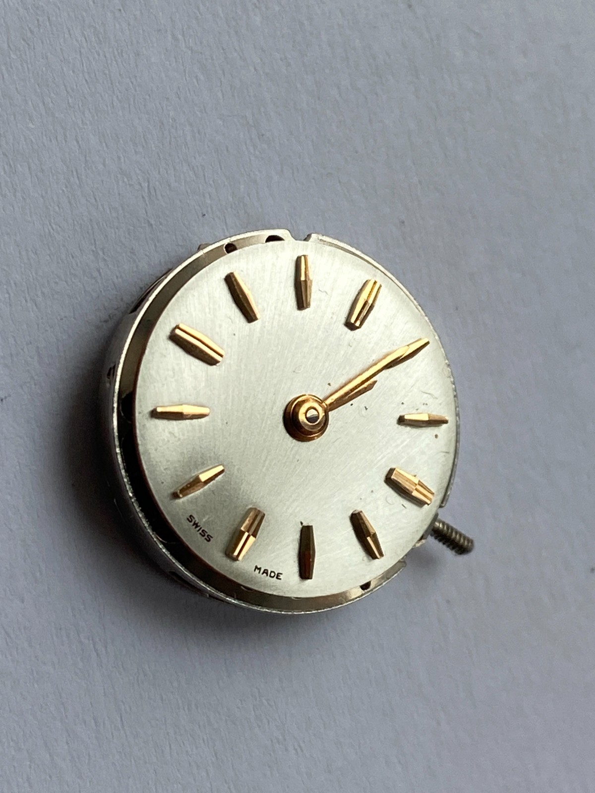 Vinatage WOMEN watch parts MOVMENT Unbranded CAL. ETA 2412 SWISS RUNNING 17 J