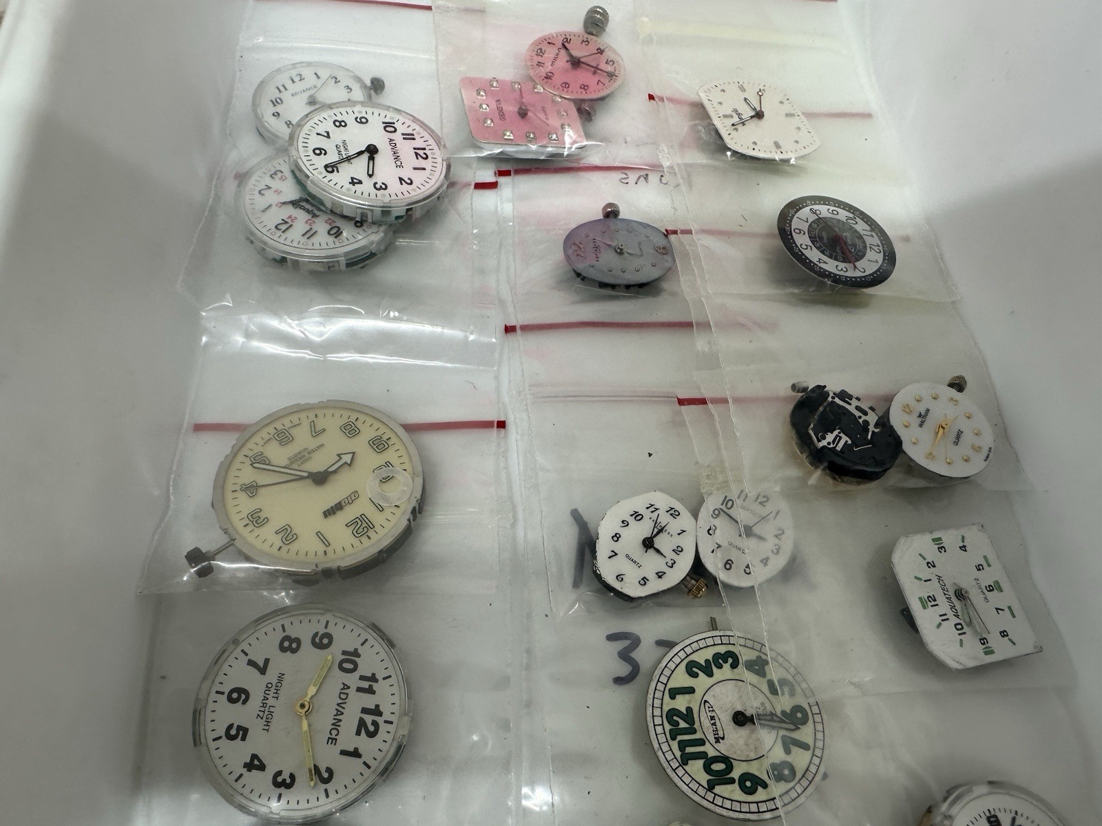 LOT 57 HATTORI QUARTZ WATCH MOVEMENTS PC 22A, PC21 PC23 Parts Repairs Crafts