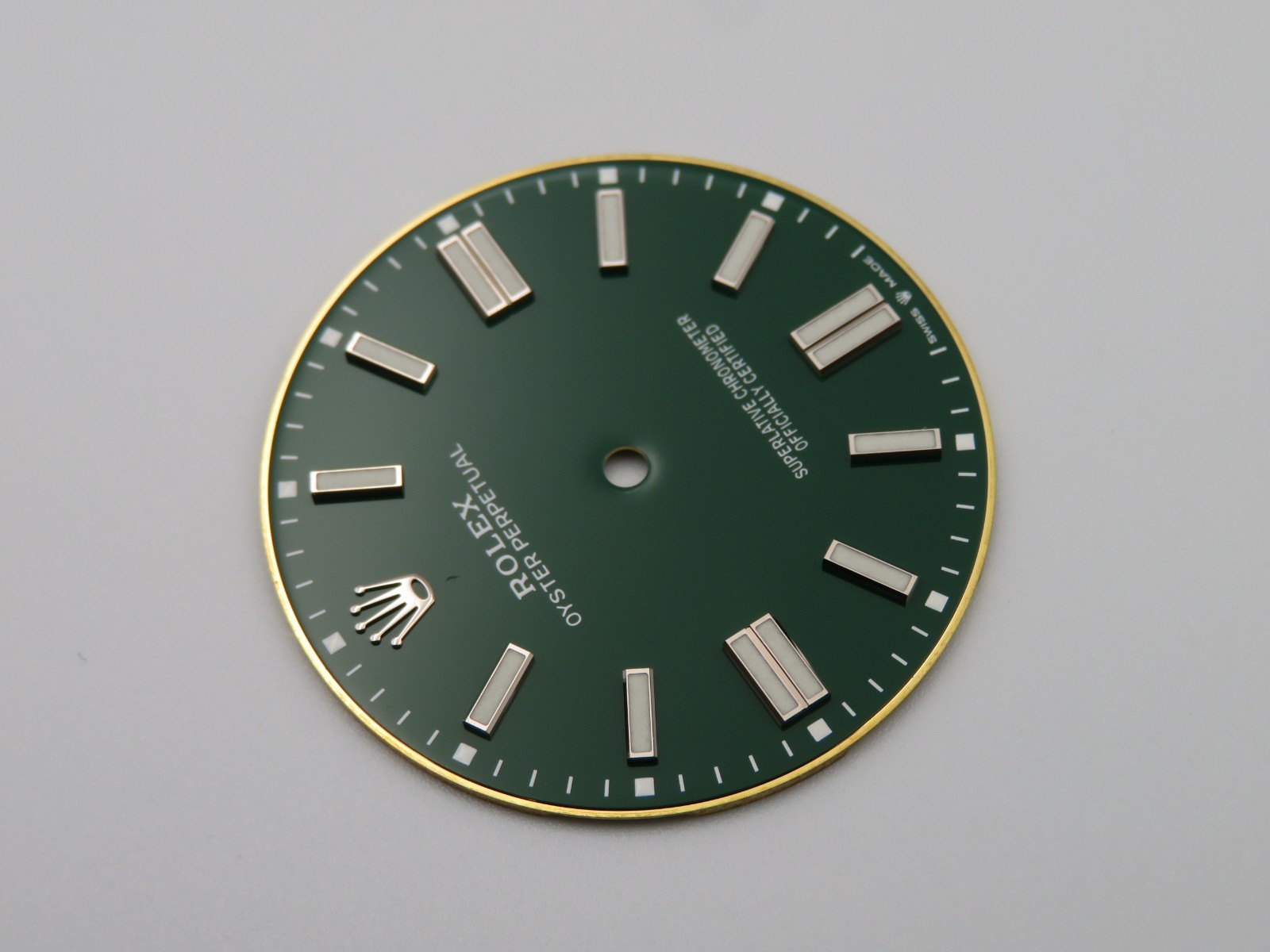 Genuine Rolex Oyster Perpetual 41mm Green Dial for 124300 OP – 100% Authentic