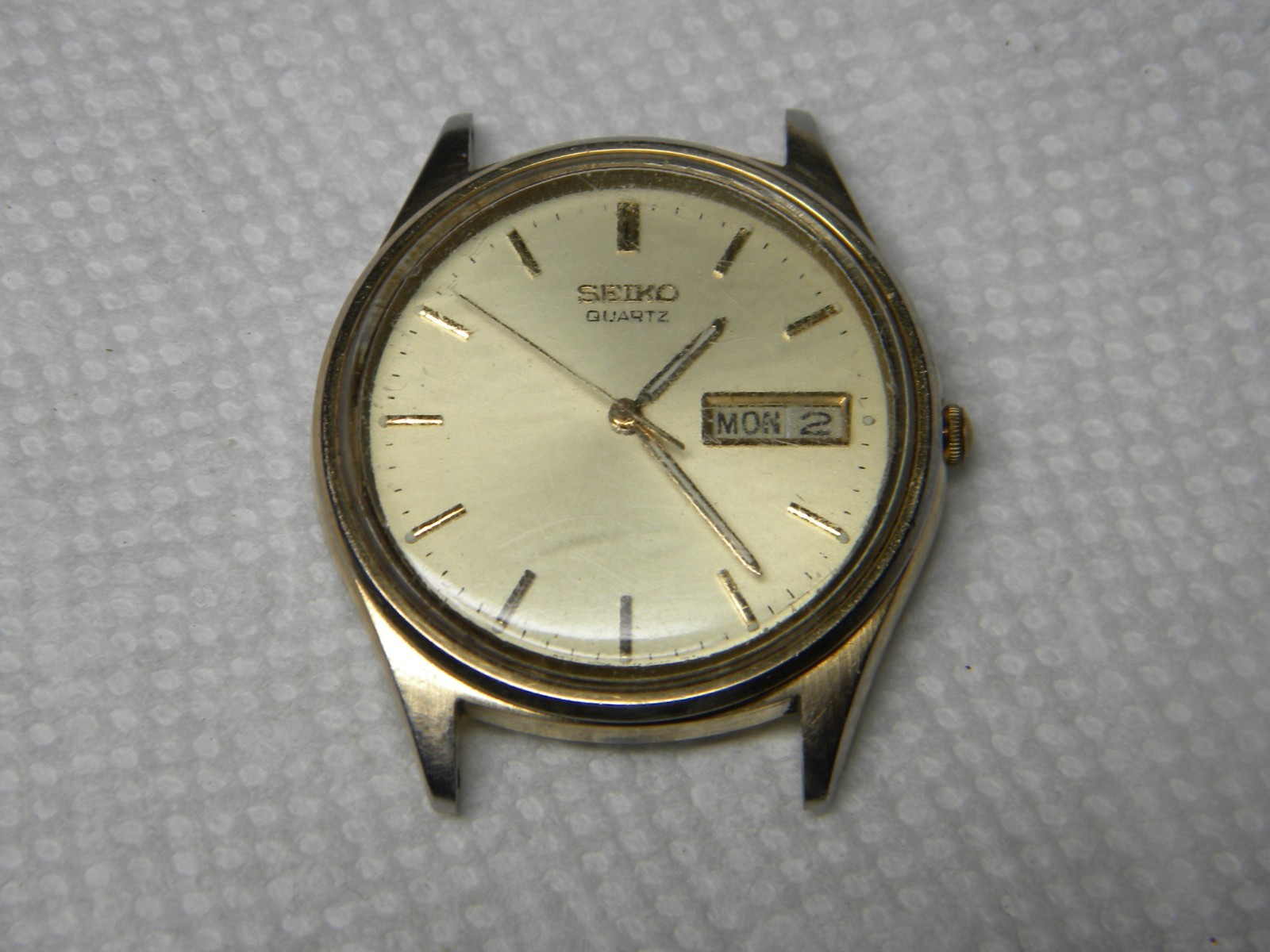 Seiko Case Quartz 8123-6009 & Seiko Quartz Wrist Watch 7N43-8A39 NoRun Parts