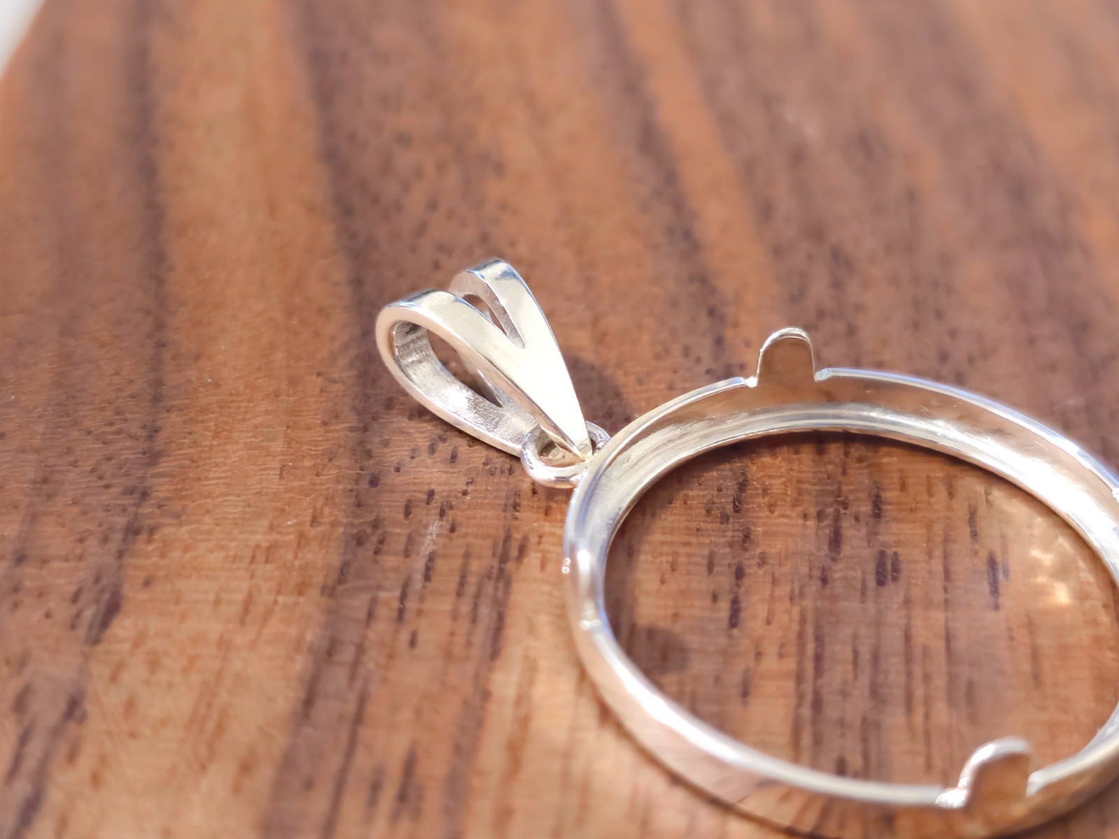 925 Sterling Silver Prong Back Simple Bezel for 22mm Nickel 5 Cent Coins