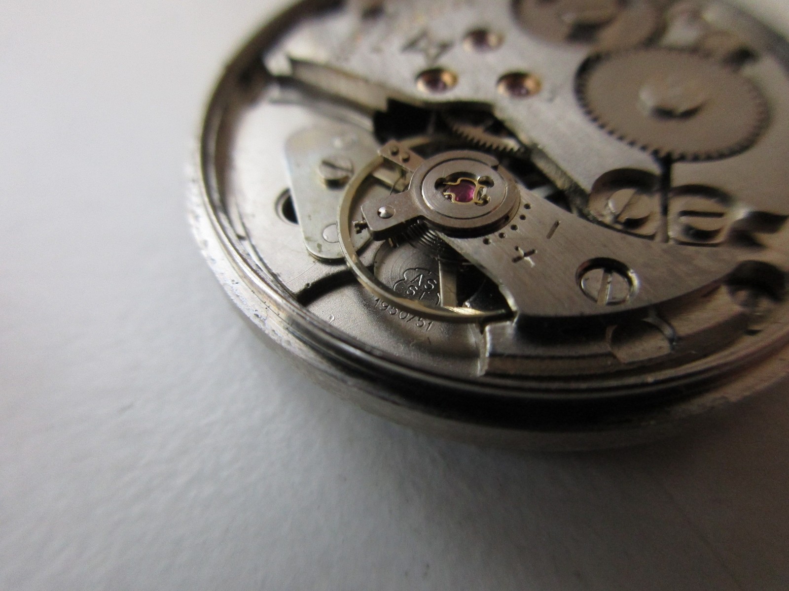 AS ST ASST cal. 1950/51 Swiss 17 jewels watch movement – running