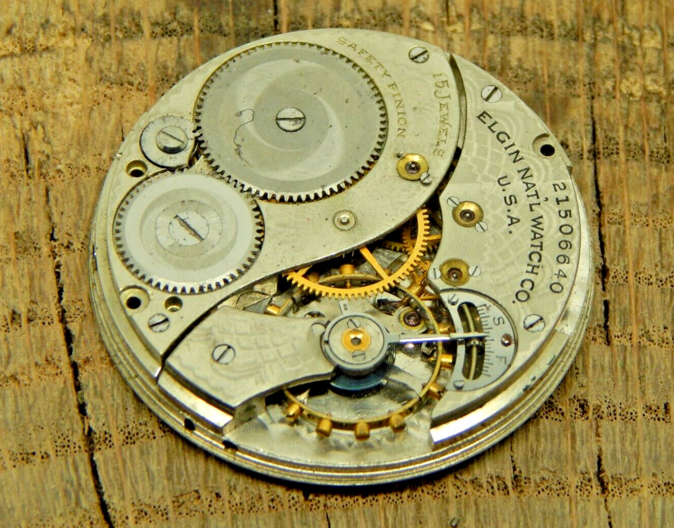 Antique Elgin Pocket watch movement 12s 15j Grade 384 Model 3 Circa 1919