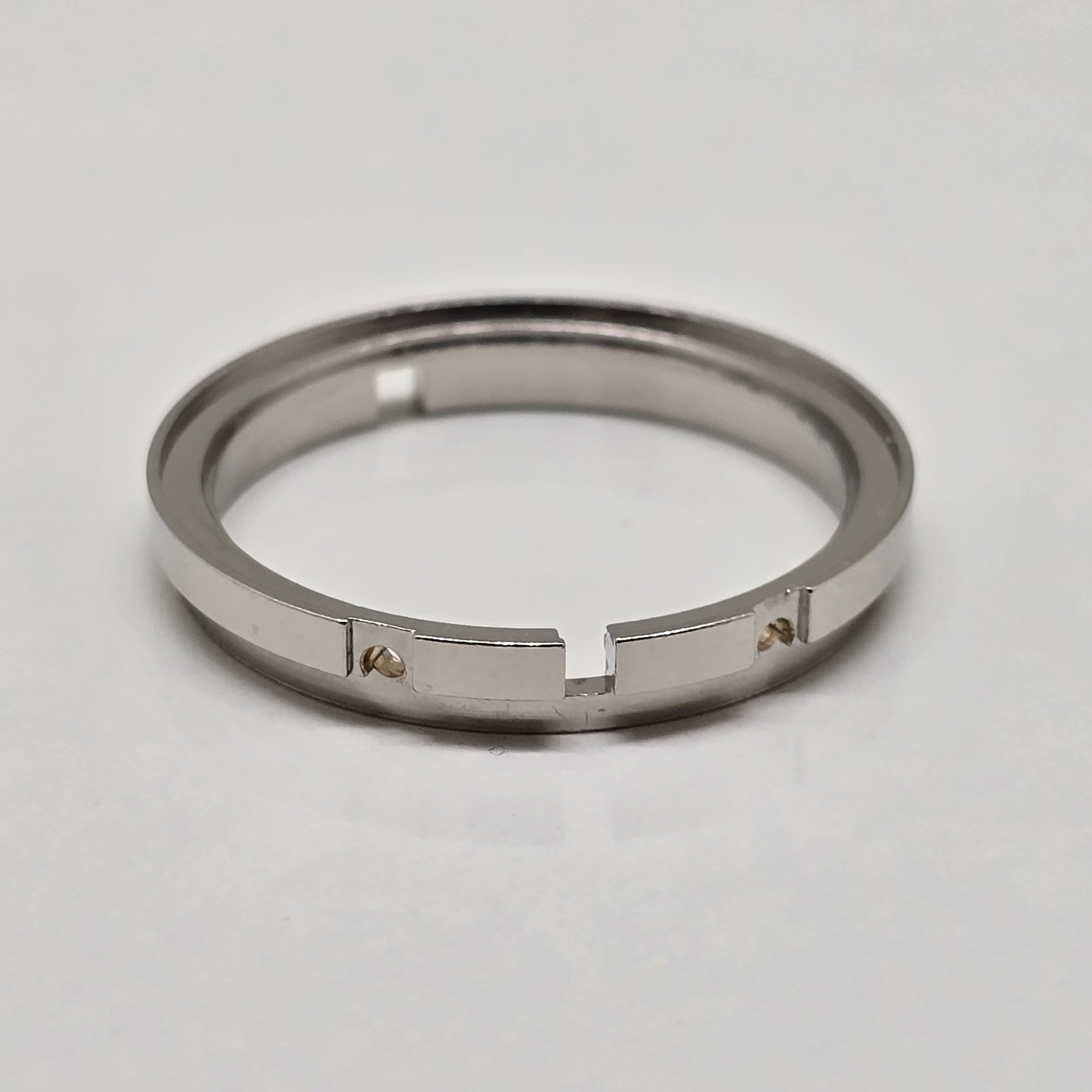 IWC PORSCHE DESIGN 3720 WATCH MOVEMENT CASING RING (MINT & 100% ORIGINAL)