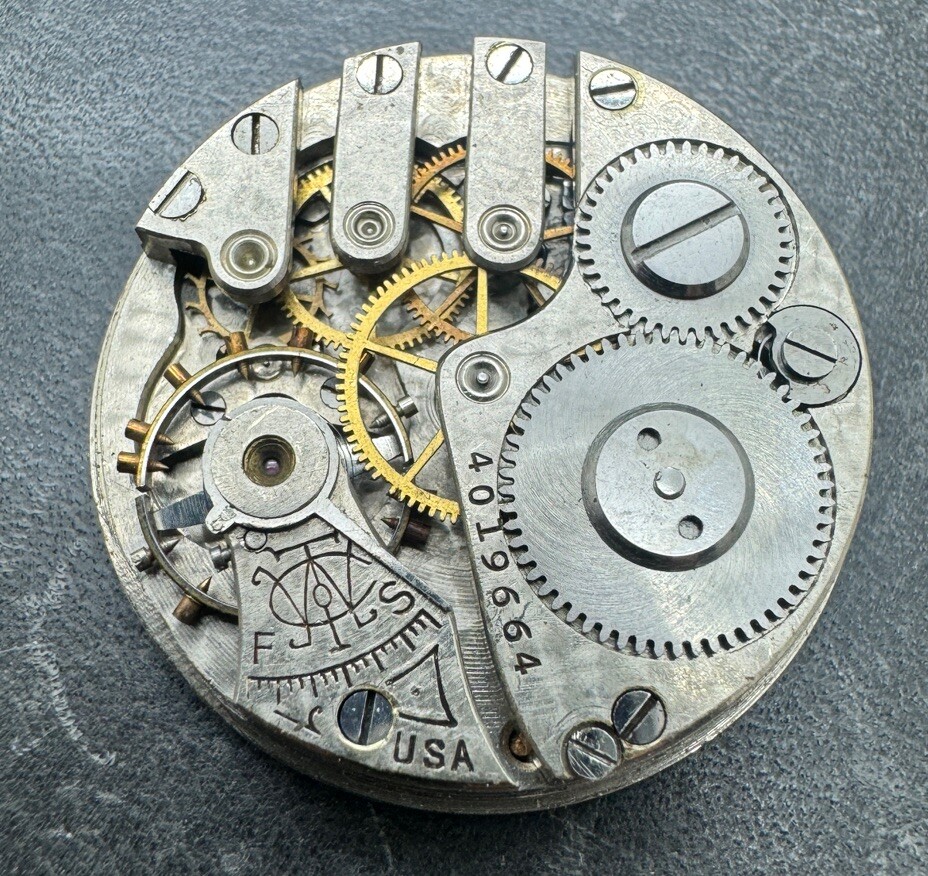 Vintage Trenton GRADE 100 0S 7J Pocket WATCH MOVEMENT-for Repair