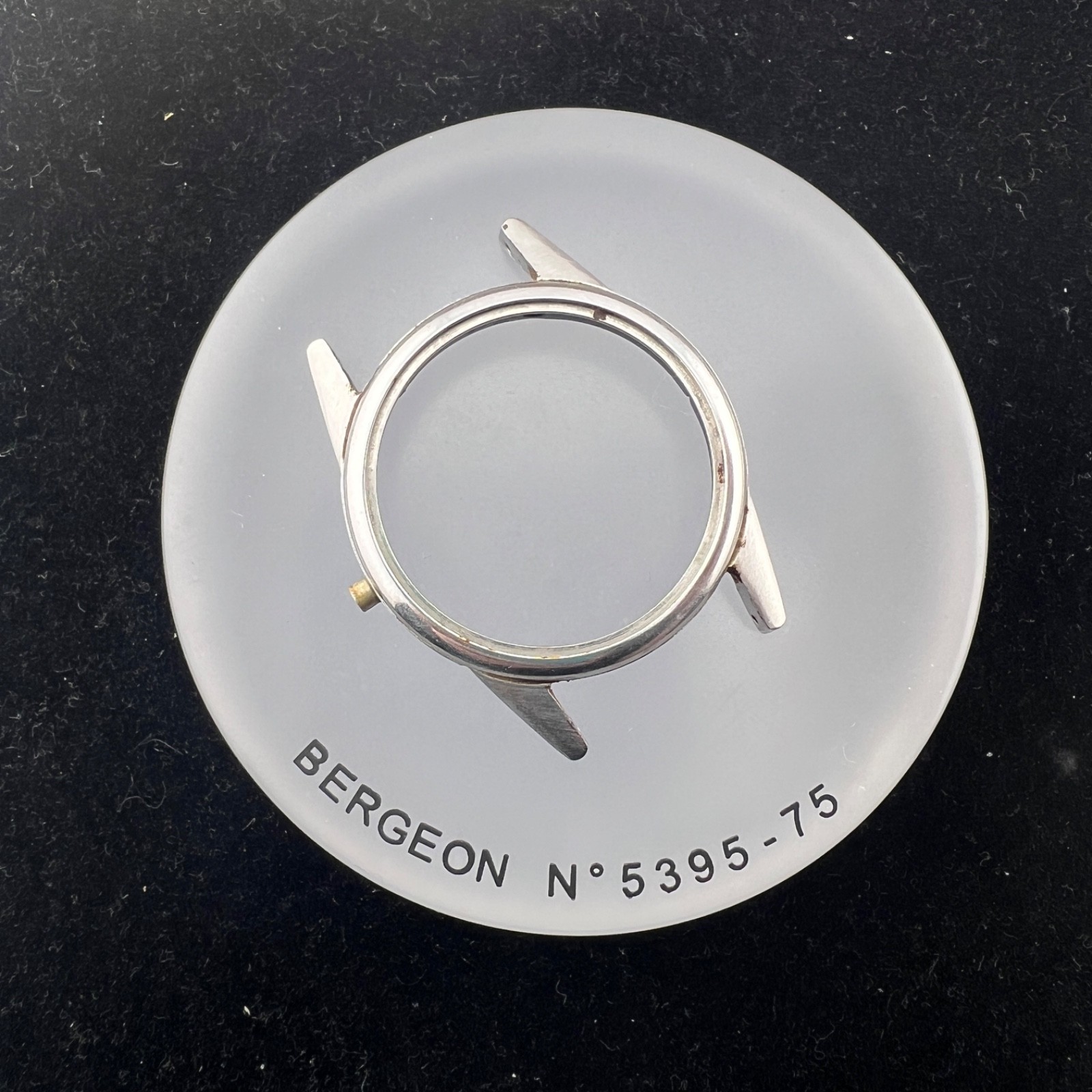 Universal Enversteel Watch Case 33mm 1102876 – 212202