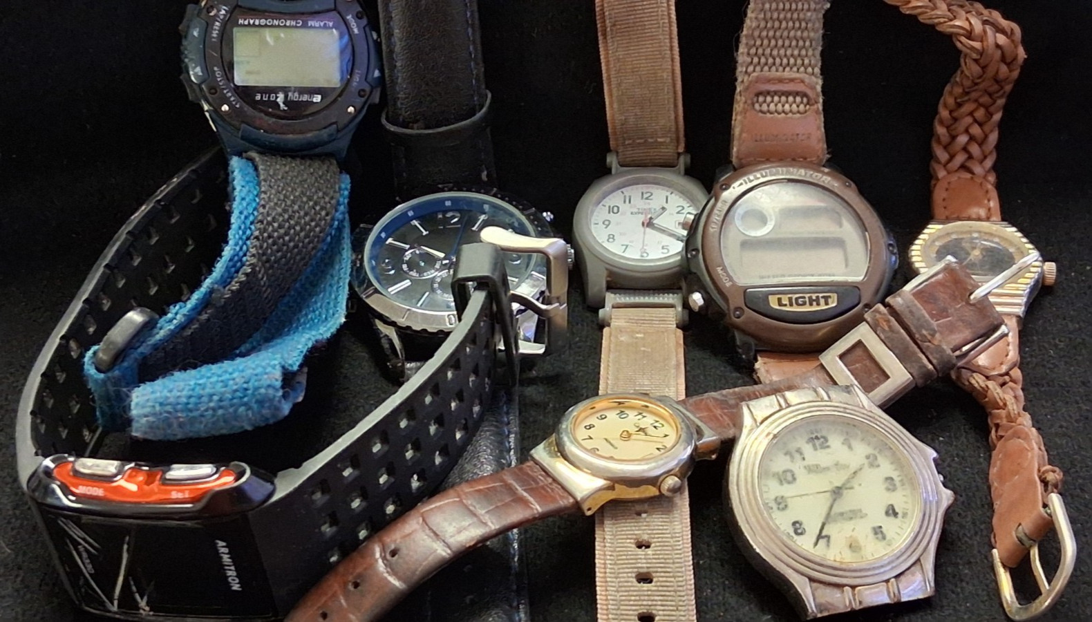 JUNK DRAWER VINTAGE WRISTWATCH LOT MIXED ASSORTMENT TIMEX CARRIAGE CASIO & MORE