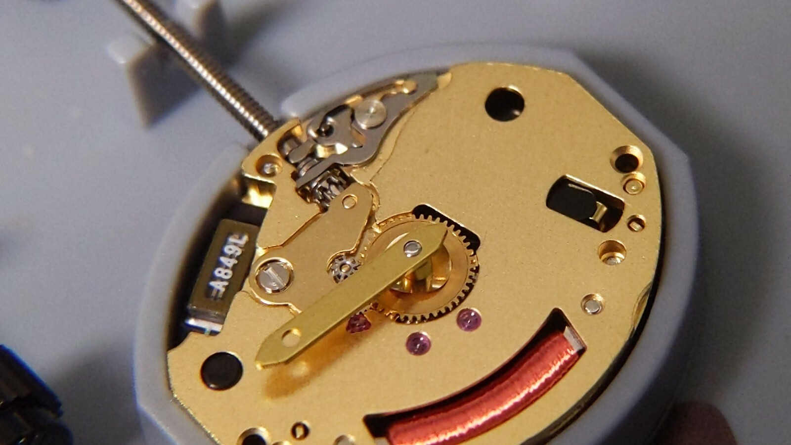 SS2 ETA 976.001 watch movement SS2 V8 Aig 2 (Height 2) NEW yellow Swiss Made, 2