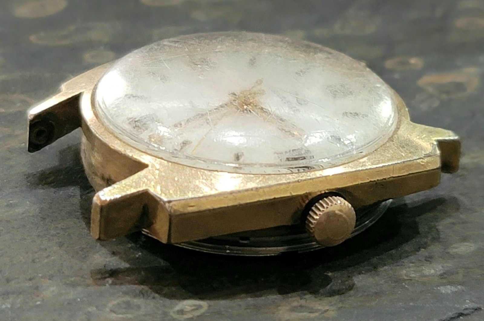 Caravelle Bulova Transistorized 12UCD Electric Date Watch – For Repair – SB805