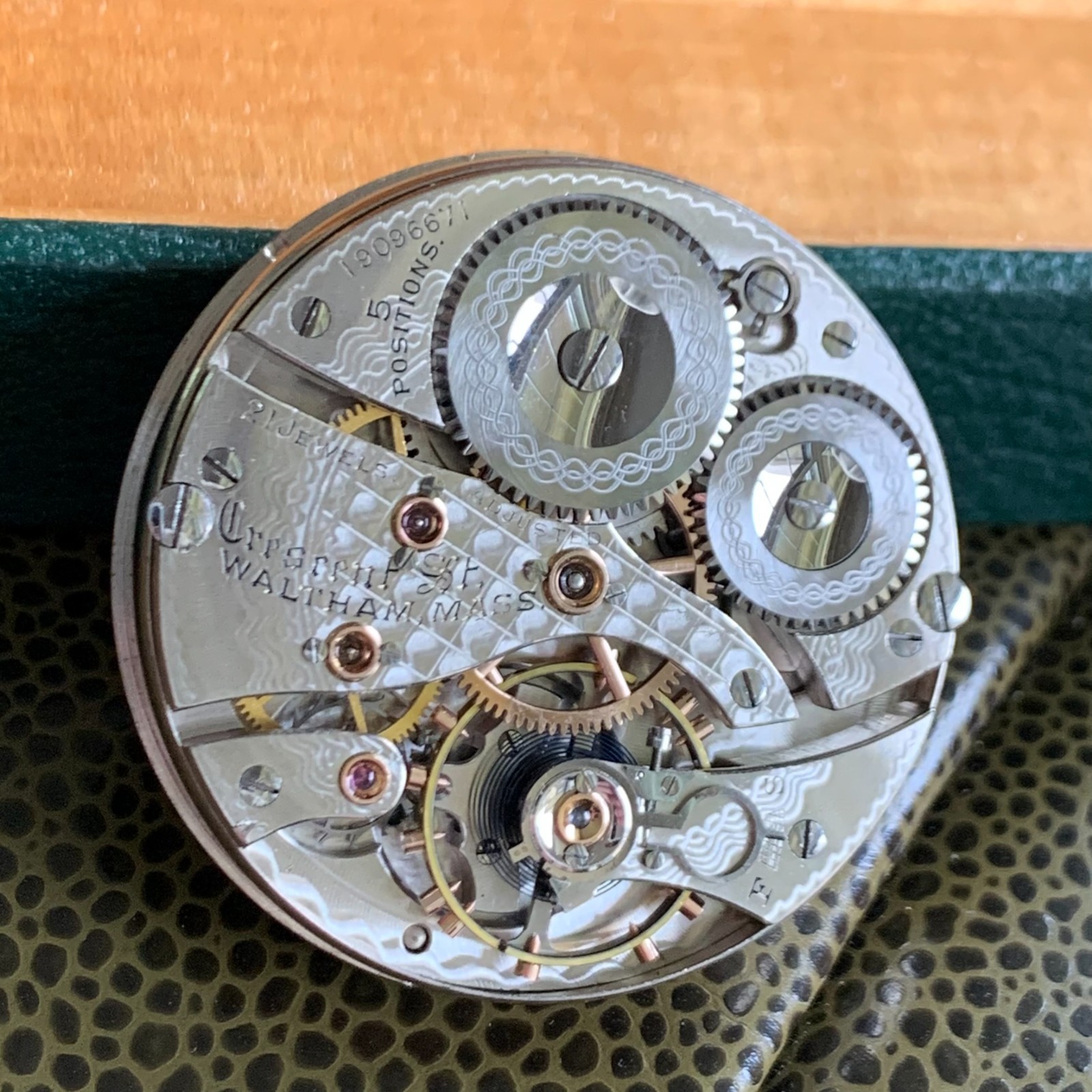 Waltham Crescent St. 16S 21 Jewels Pocket Watch Movement for Repair