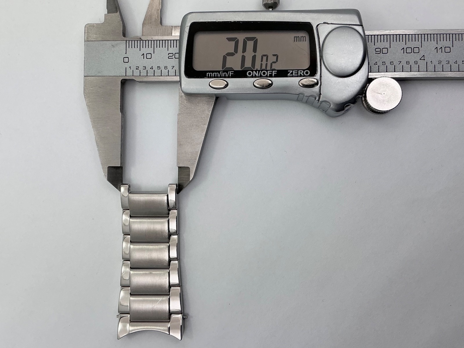 Citizen Caseback 8729-S093015 CONTINUOUS Partial Band Stainless Steel