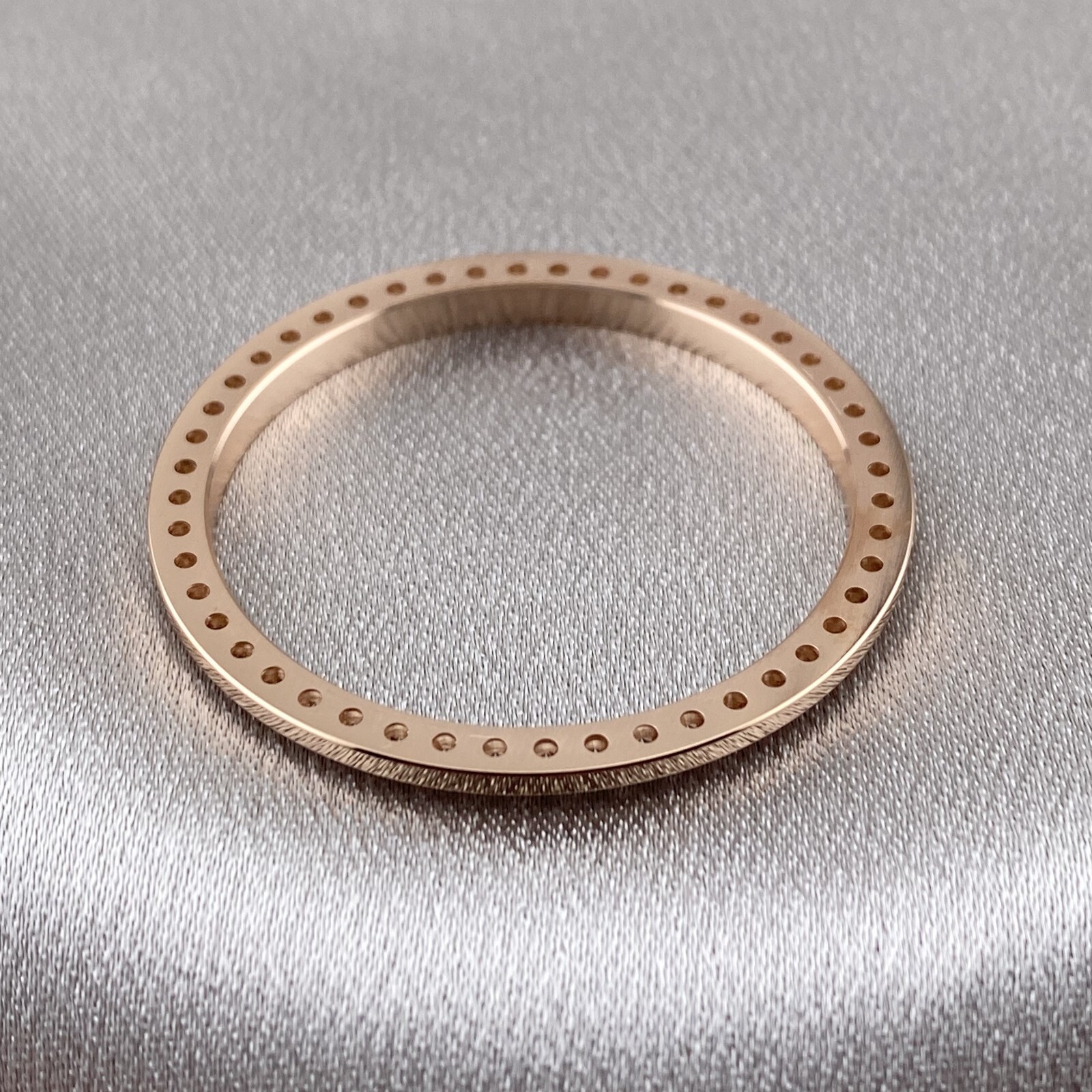 CUSTOM DIAMOND BEZEL2.20CTS.18K ROSEGOLD ROLEX40-41MM DAYDATE Ref.228235-126331