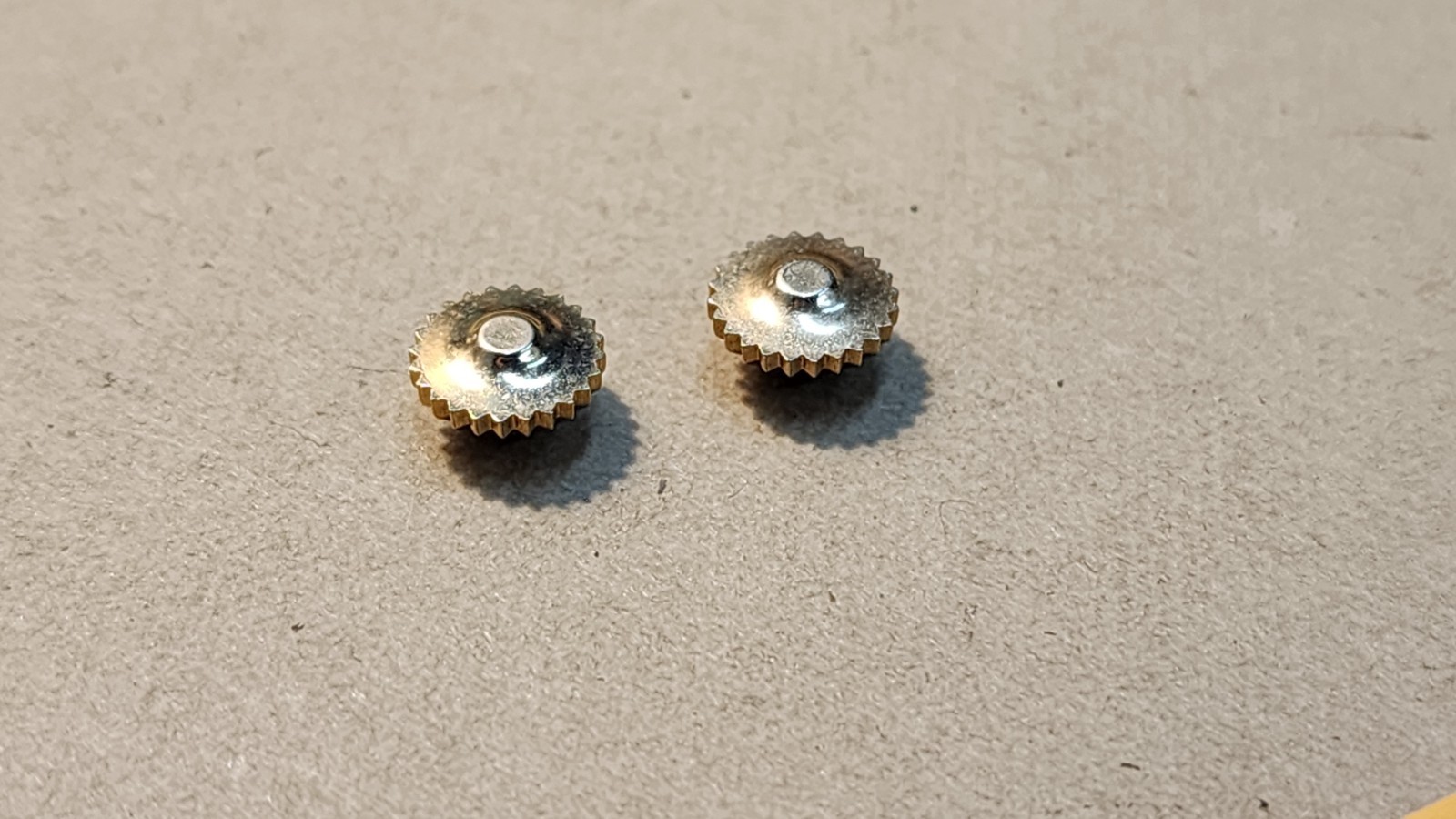 Lot Of 2 Vintage NOS Pocket/Wristwatch Tap 7 Yell GF Dustproof Crowns 7.2mm Diam