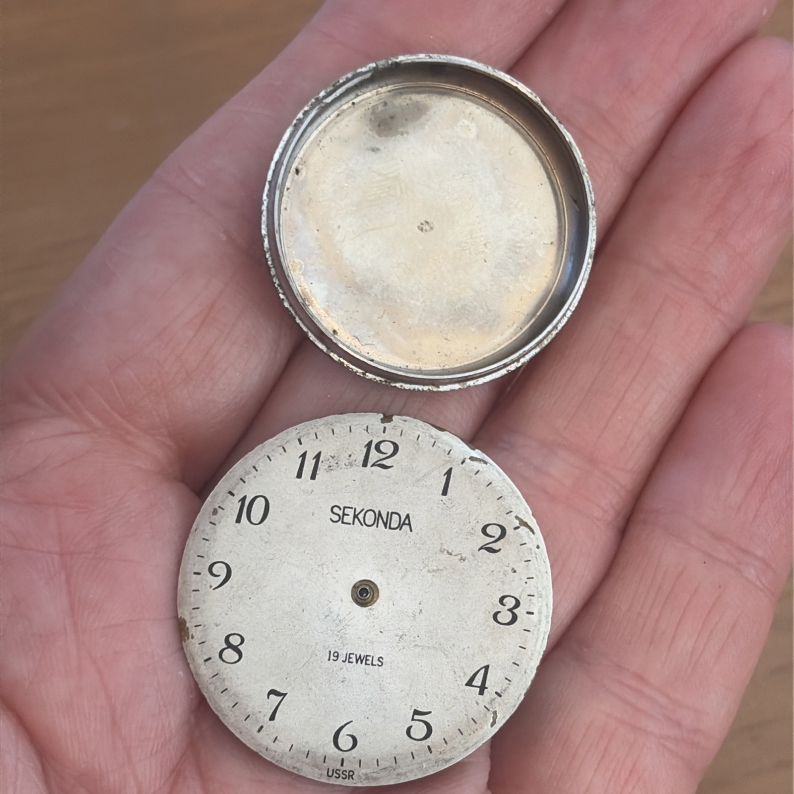 Vintage Raketa 2609.HA USSR -watch movement for parts Sekonda Watch face front