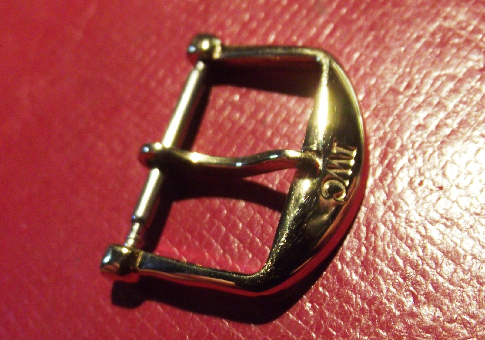 I.W.C. – RARE VINTAGE BUCKLE – 16mm INSIDE – YELLOW GOLD COLOR – SWISS MADE