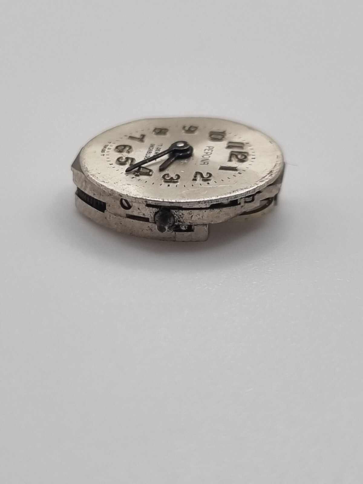 AS 1677 Perona Manual Wind Watch Movement 17 Jewels Swiss Parts Untested 15mm