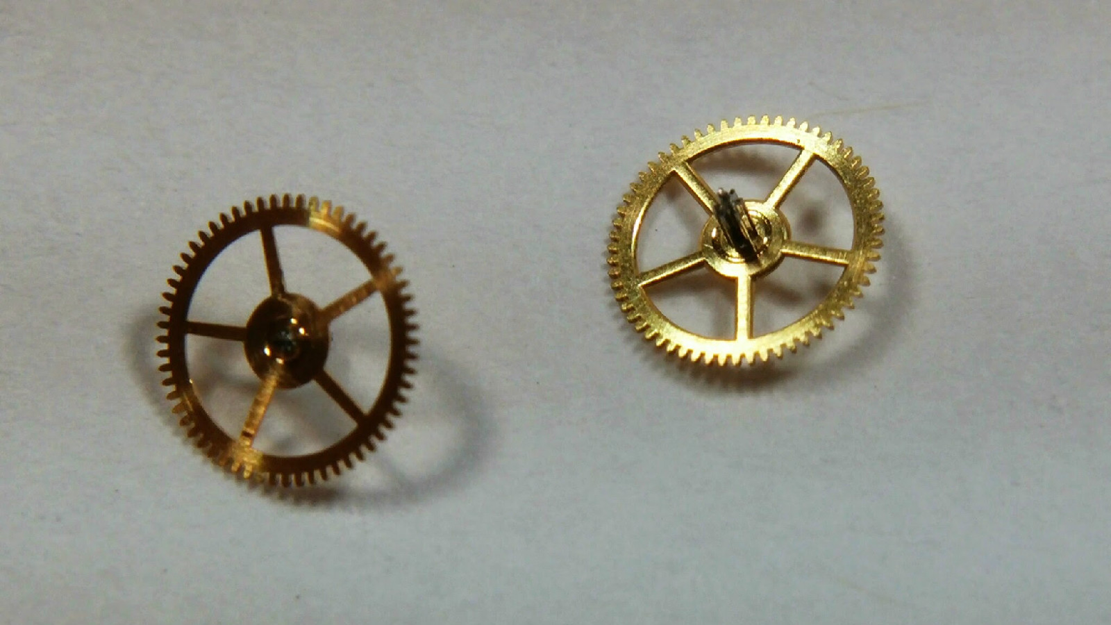 Lecoultre 426 220 Backwind watch part, Fourth wheel 220 – watch part
