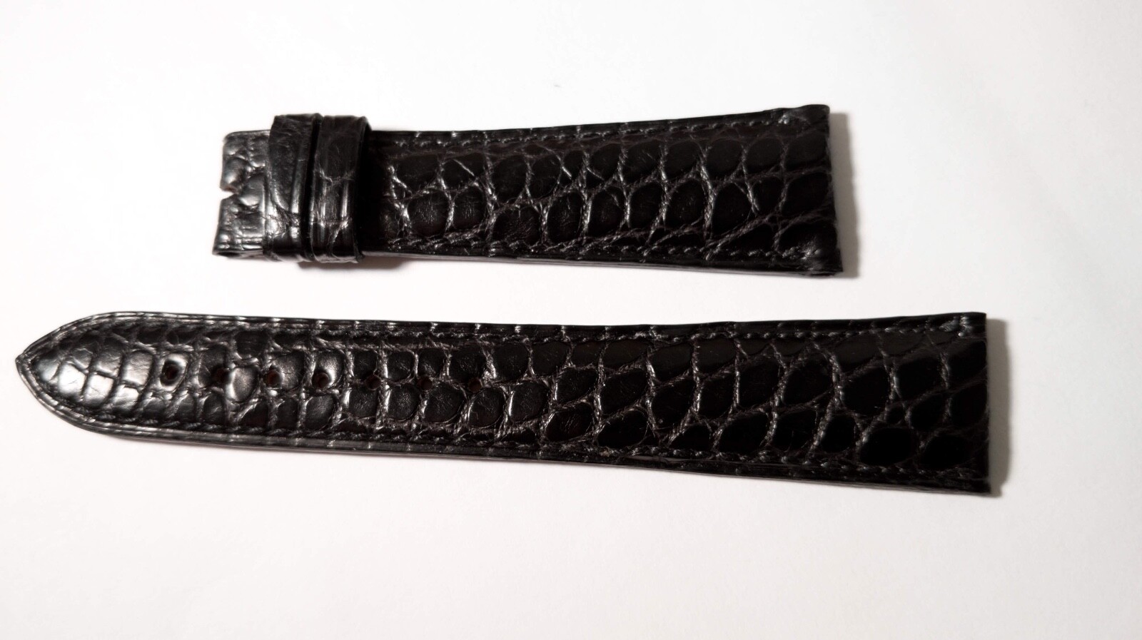 Unbranded CROCODILE BAND BLACK 20.5mm at the watch, 15mm at the clasp. beautiful